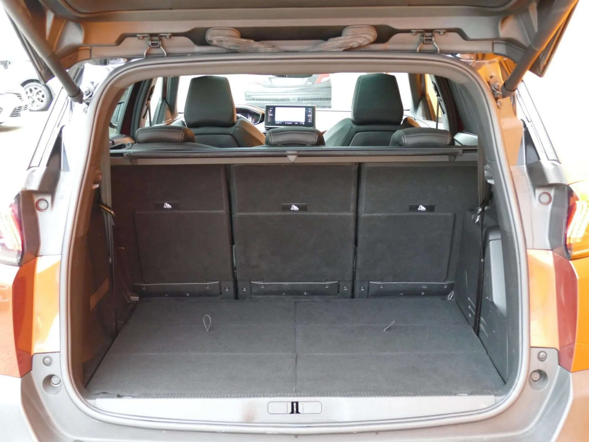 PEUGEOT 5008 - Miniature 9 sur 37 - Cliquer pour voir cette photo