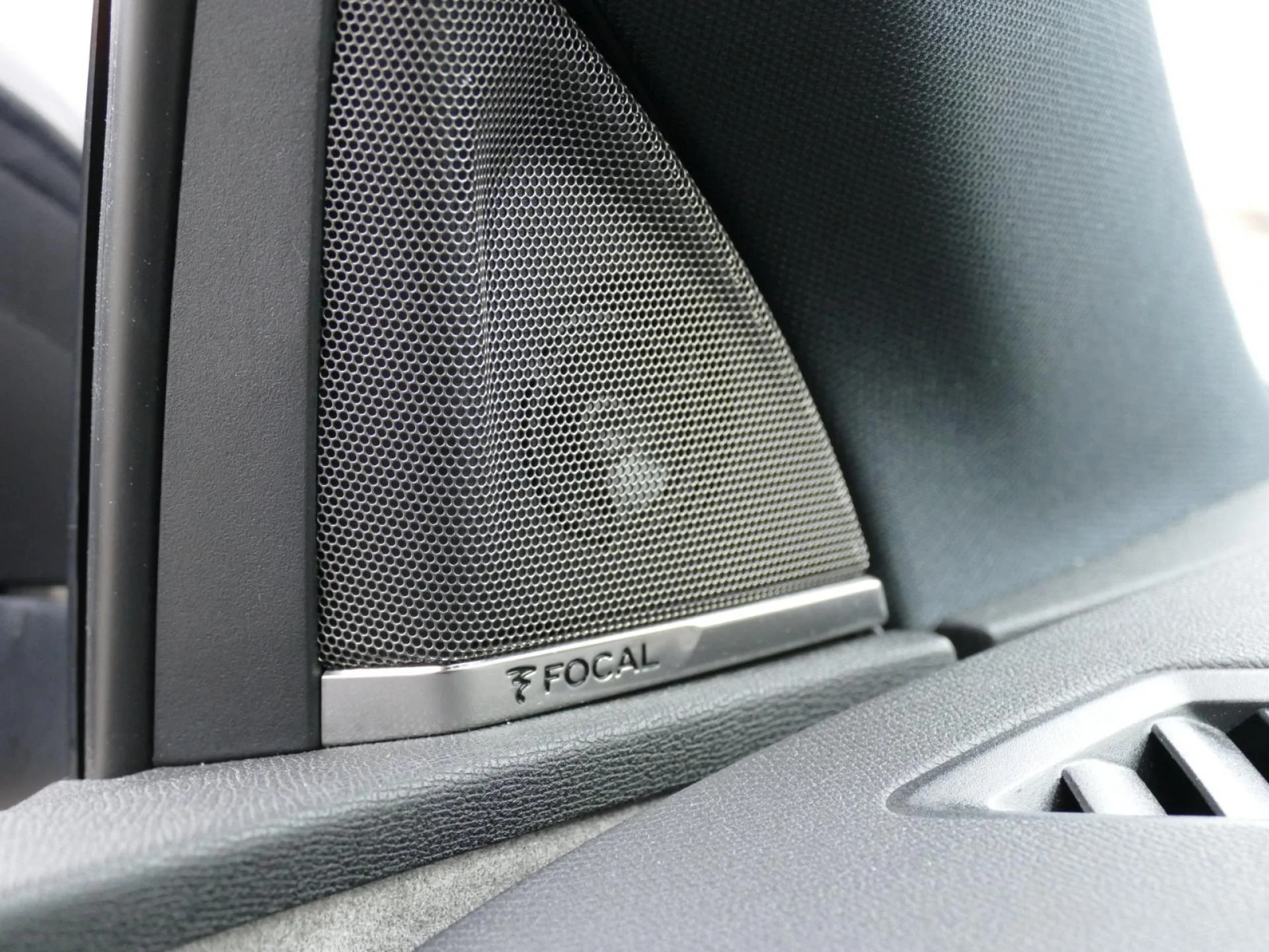 PEUGEOT 5008 - Miniature 21 sur 37 - Cliquer pour voir cette photo
