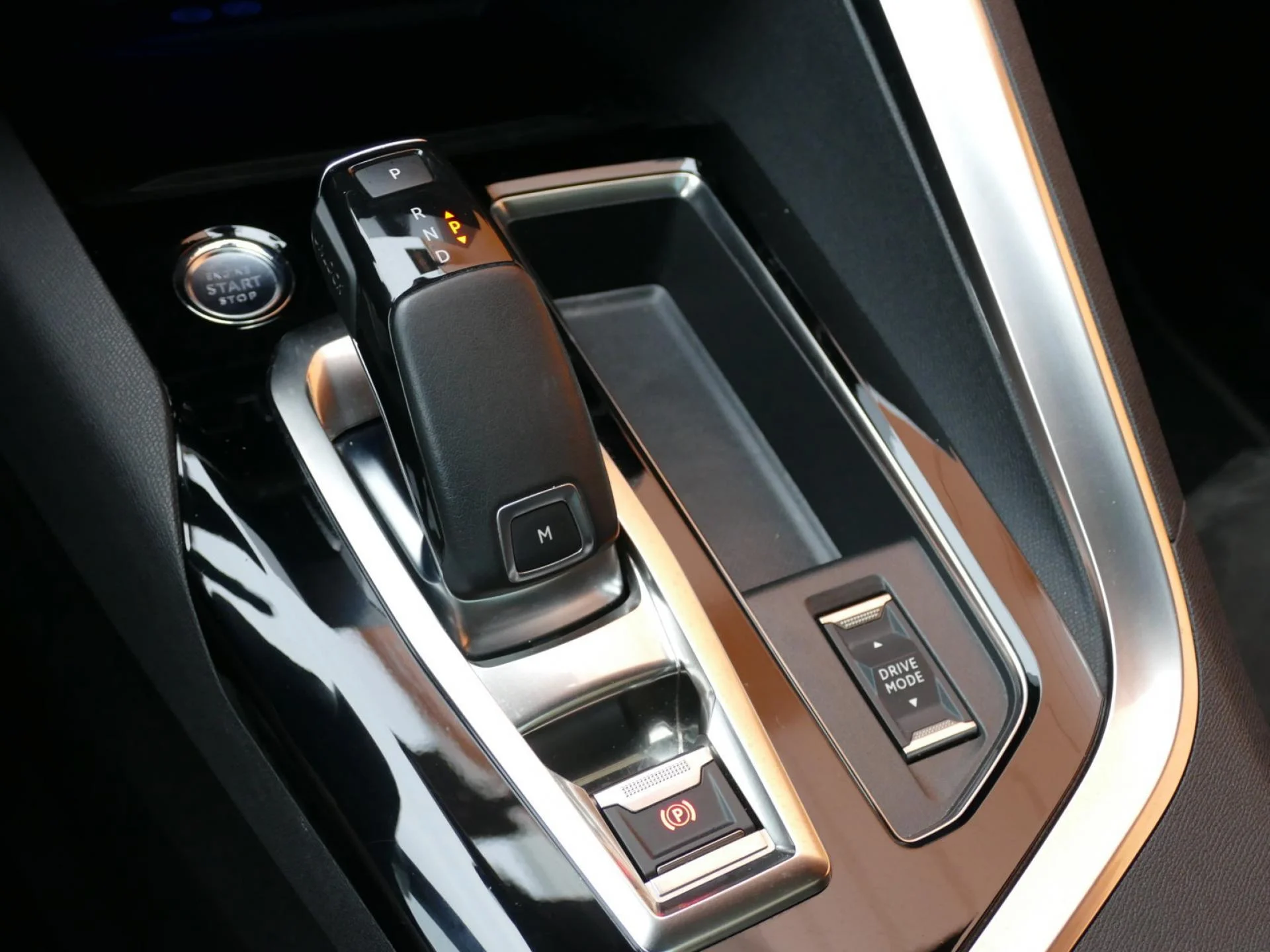 PEUGEOT 5008 - Miniature 20 sur 37 - Cliquer pour voir cette photo