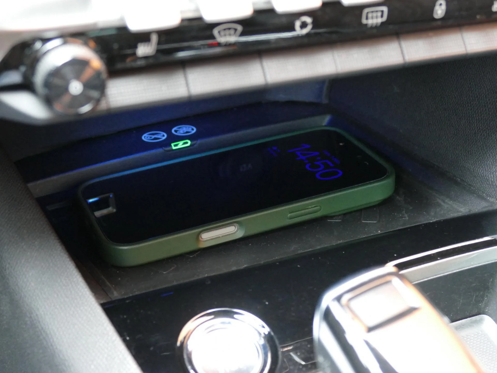 PEUGEOT 5008 - Miniature 23 sur 37 - Cliquer pour voir cette photo