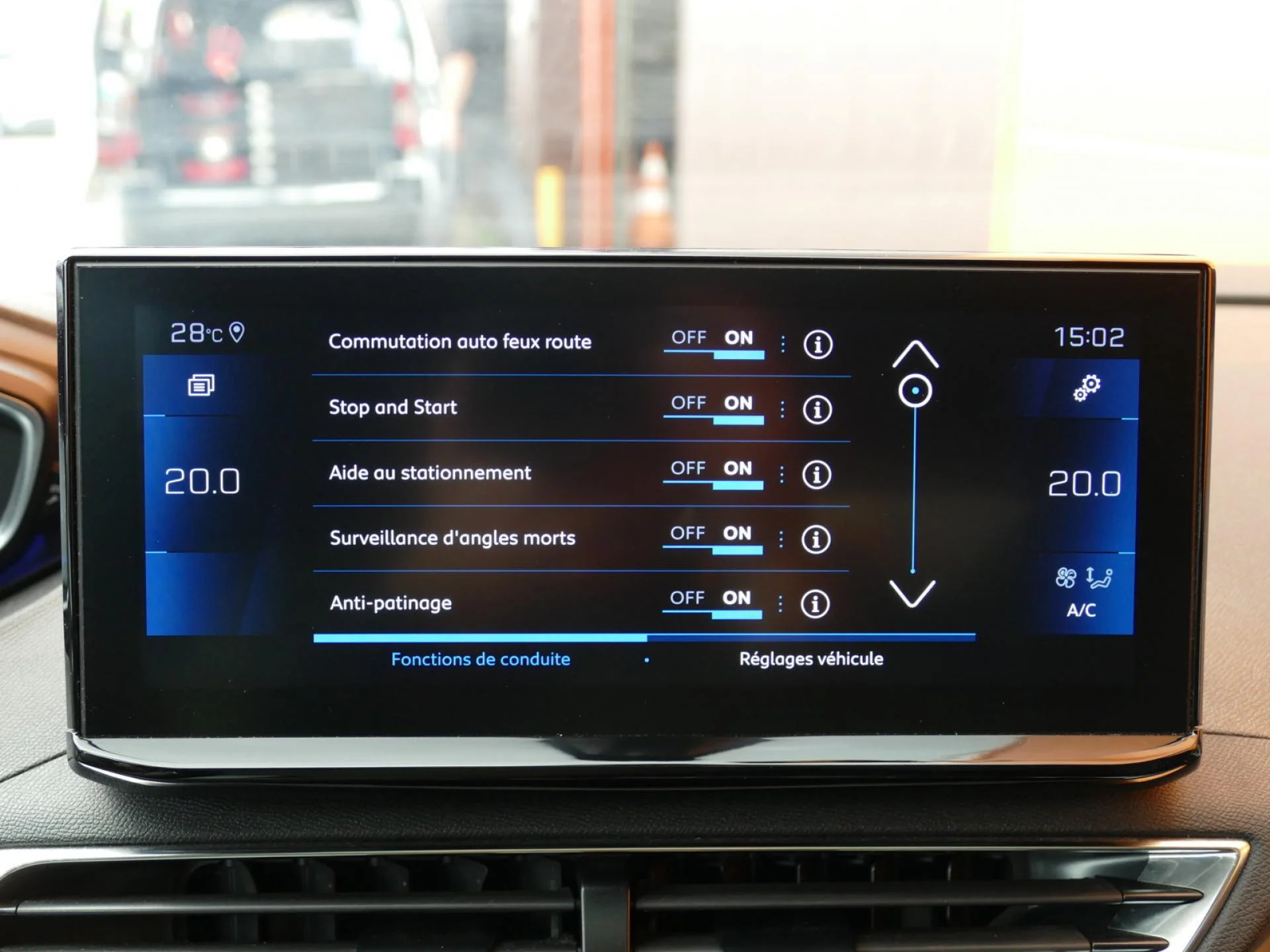 PEUGEOT 5008 - Miniature 12 sur 32 - Cliquer pour voir cette photo