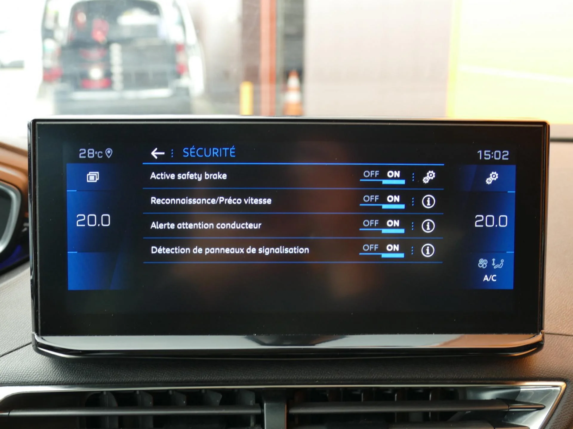 PEUGEOT 5008 - Miniature 13 sur 32 - Cliquer pour voir cette photo