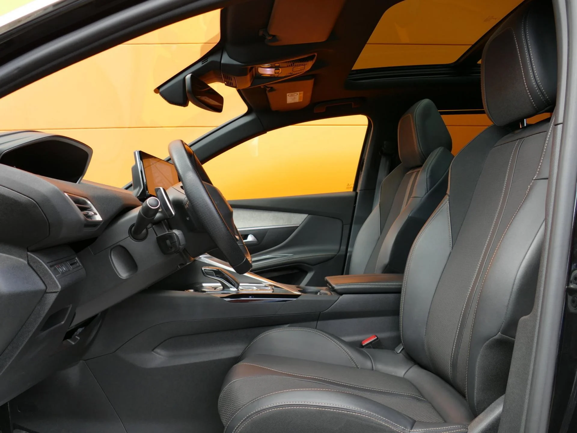 PEUGEOT 5008 - Miniature 6 sur 32 - Cliquer pour voir cette photo