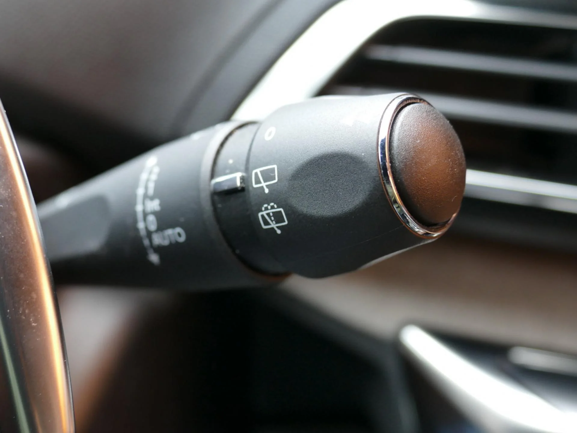 PEUGEOT 5008 - Miniature 24 sur 32 - Cliquer pour voir cette photo