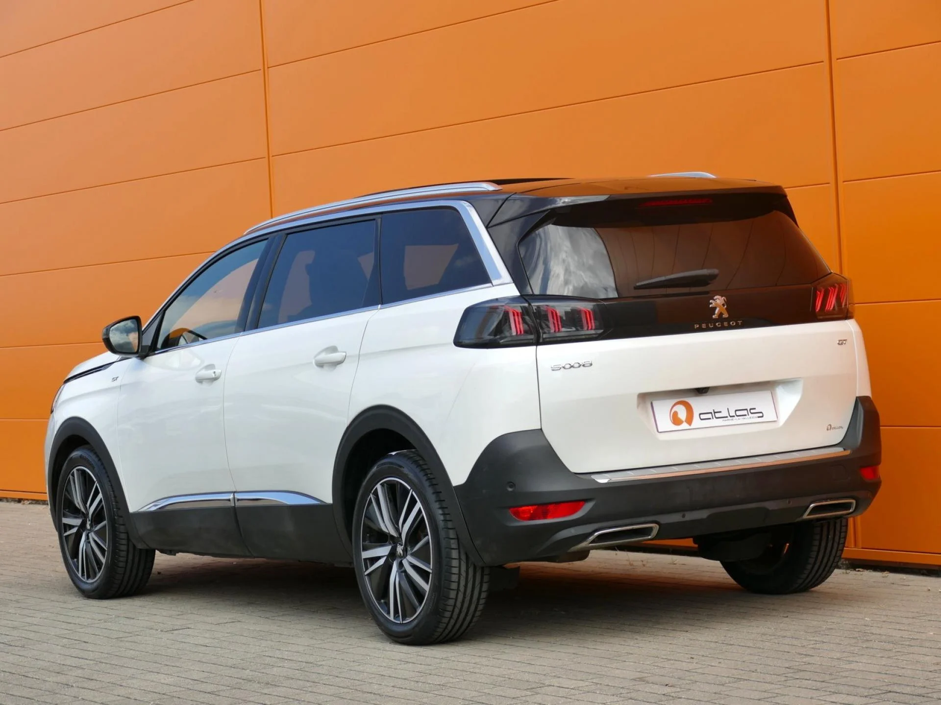 PEUGEOT 5008 - Miniature 4 sur 34 - Cliquer pour voir cette photo