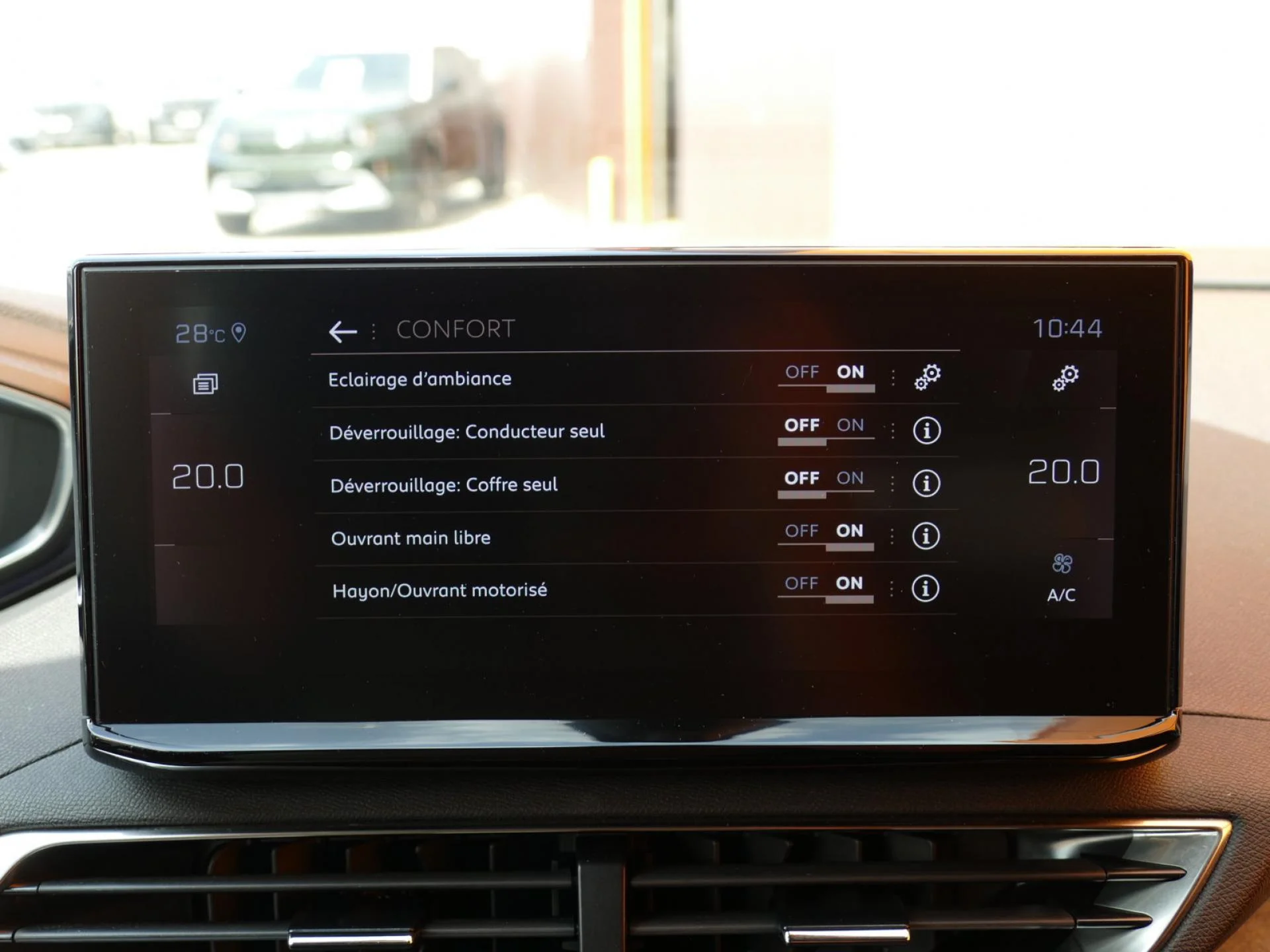 PEUGEOT 5008 - Miniature 14 sur 34 - Cliquer pour voir cette photo