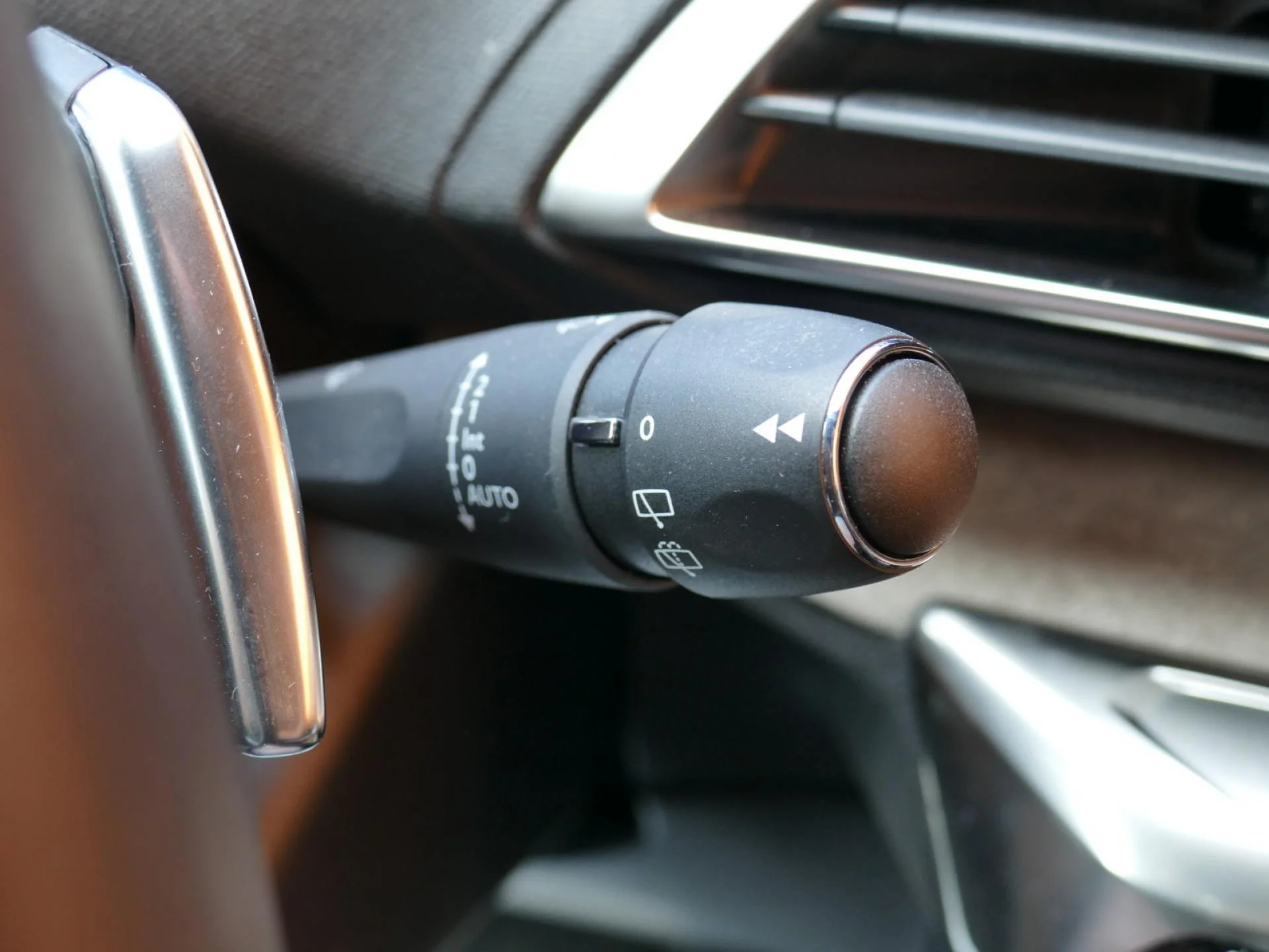 PEUGEOT 5008 - Miniature 26 sur 34 - Cliquer pour voir cette photo