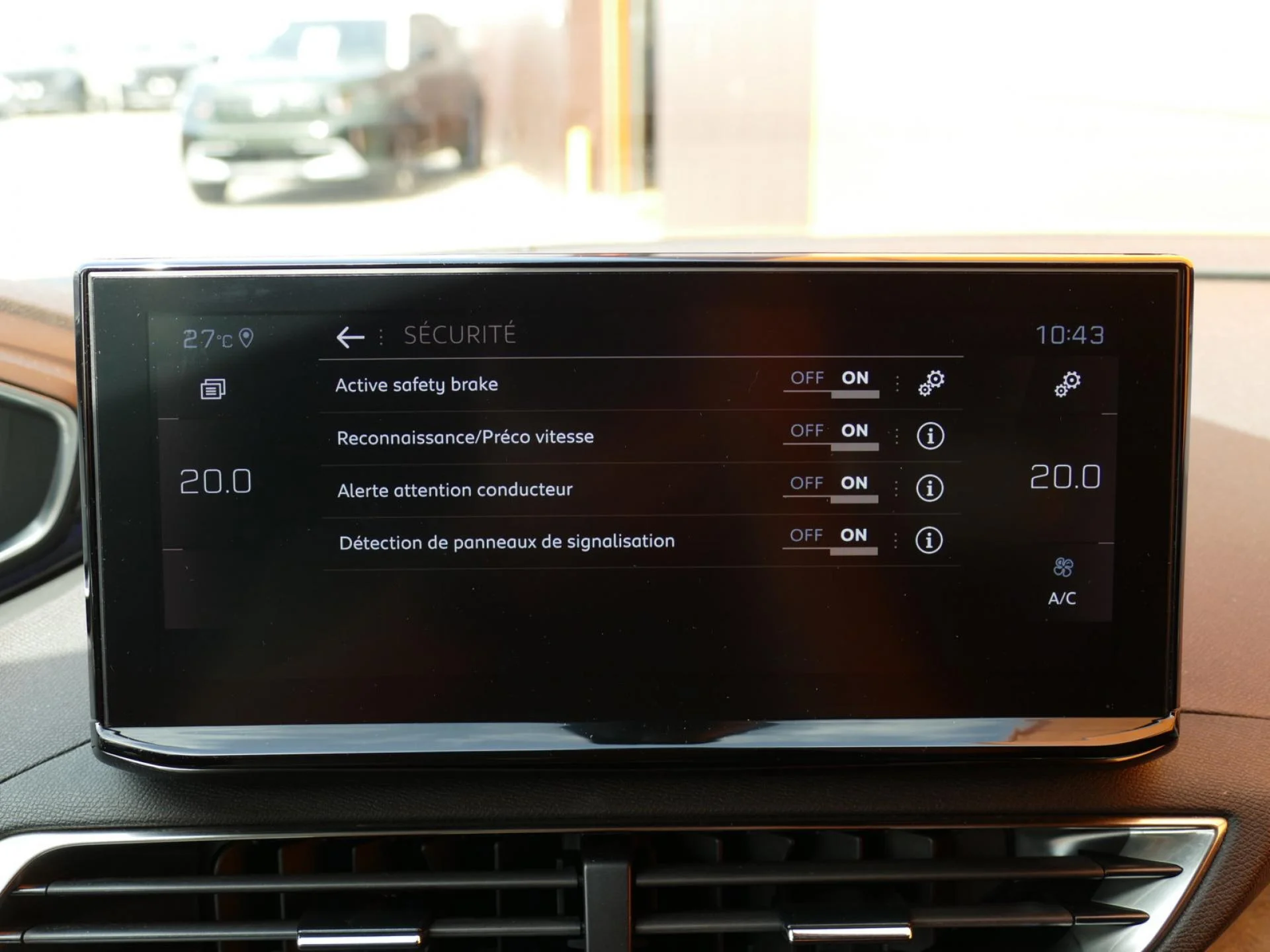 PEUGEOT 5008 - Miniature 13 sur 34 - Cliquer pour voir cette photo