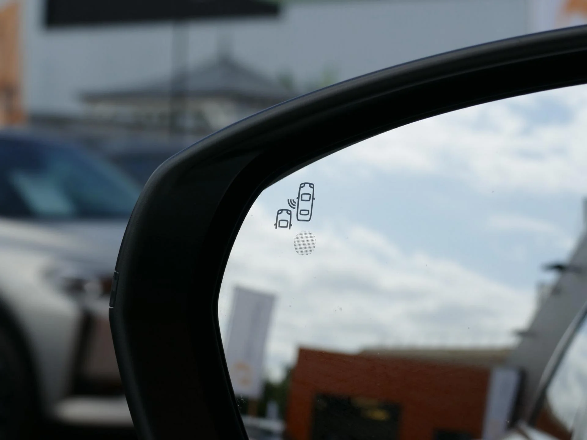 PEUGEOT 5008 - Miniature 27 sur 34 - Cliquer pour voir cette photo