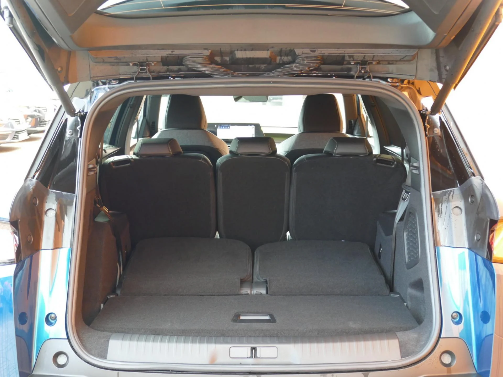 PEUGEOT 5008 - Miniature 10 sur 36 - Cliquer pour voir cette photo