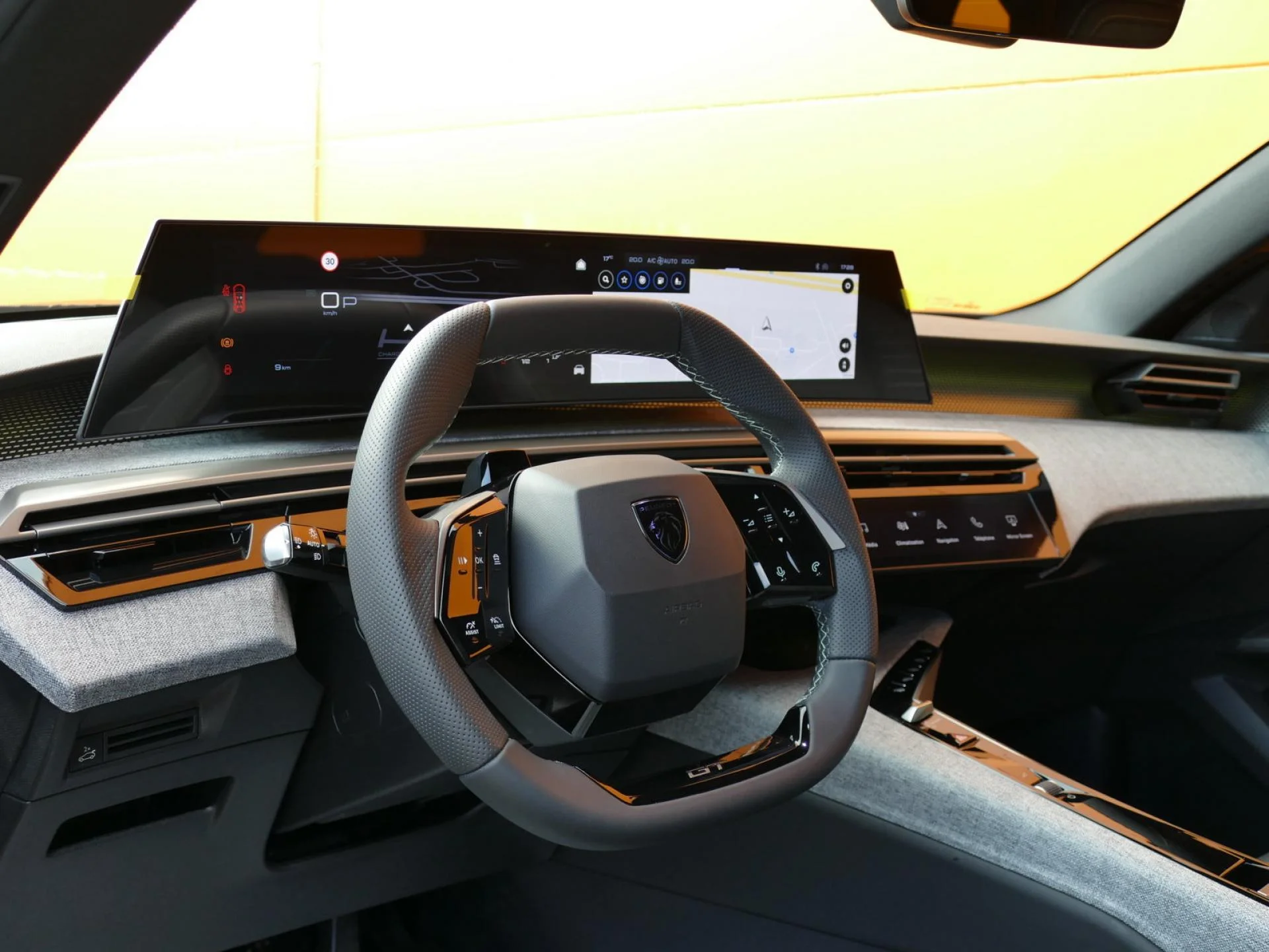PEUGEOT 5008 - Miniature 17 sur 36 - Cliquer pour voir cette photo