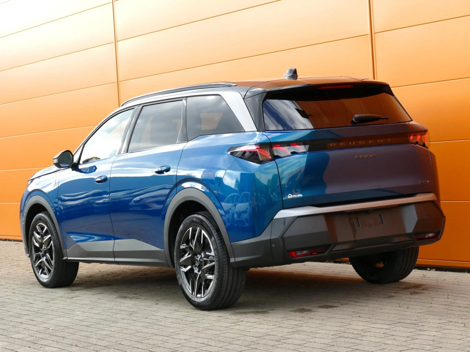 PEUGEOT 5008 - Miniature 4 sur 36 - Cliquer pour voir cette photo