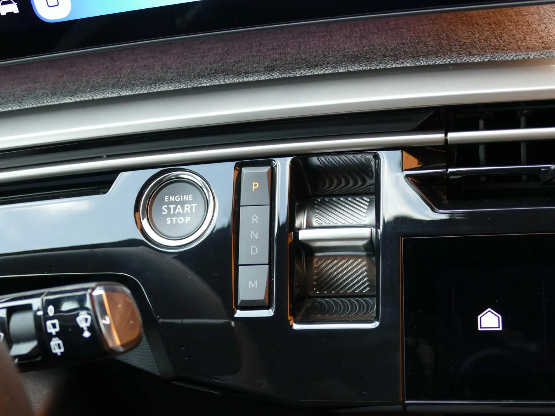 PEUGEOT 5008 - Miniature 18 sur 26 - Cliquer pour voir cette photo