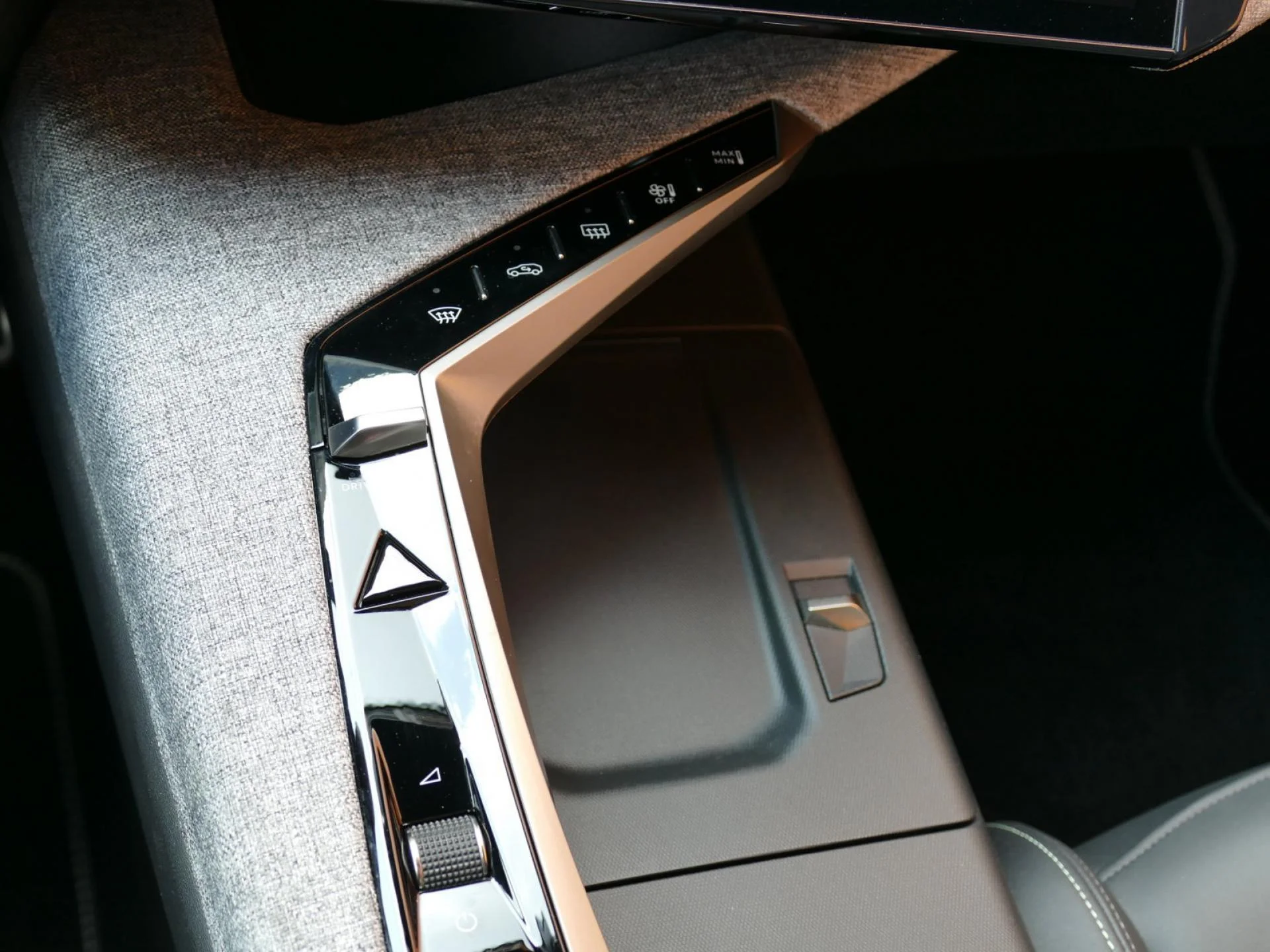 PEUGEOT 5008 - Miniature 22 sur 26 - Cliquer pour voir cette photo