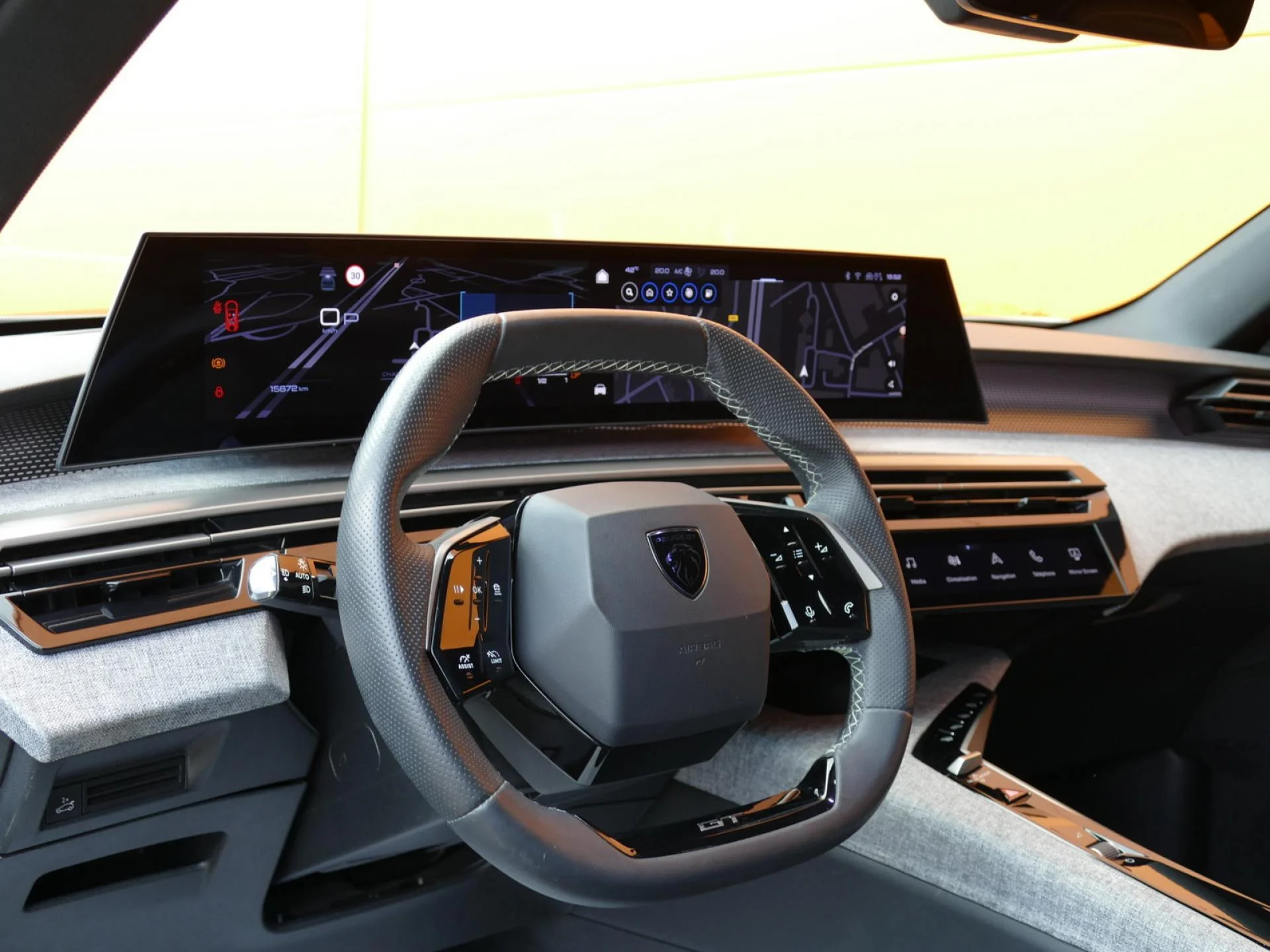PEUGEOT 5008 - Miniature 15 sur 26 - Cliquer pour voir cette photo