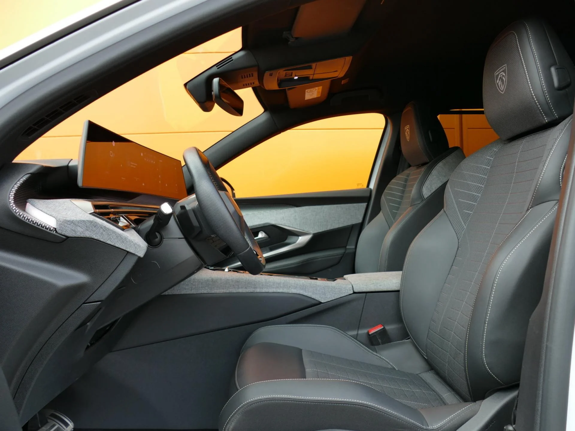 PEUGEOT 5008 - Miniature 5 sur 26 - Cliquer pour voir cette photo
