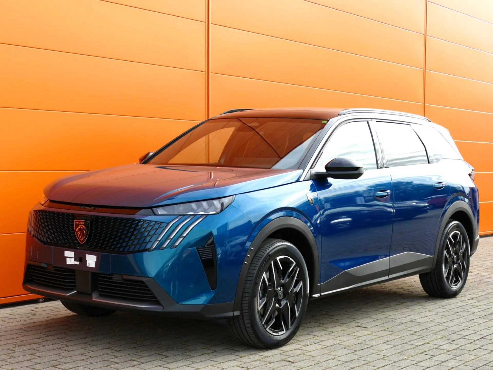 PEUGEOT 5008 - Miniature 2 sur 31 - Cliquer pour voir cette photo