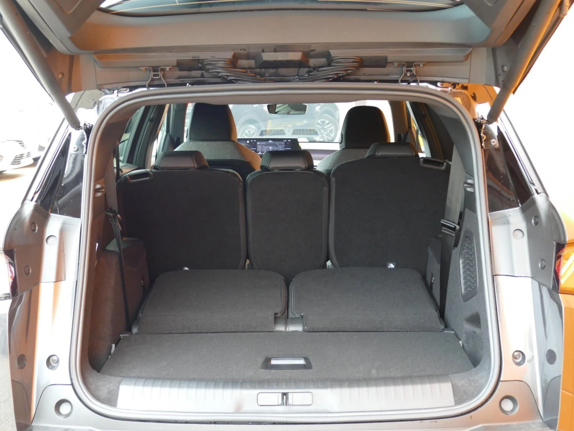 PEUGEOT 5008 - Miniature 9 sur 31 - Cliquer pour voir cette photo