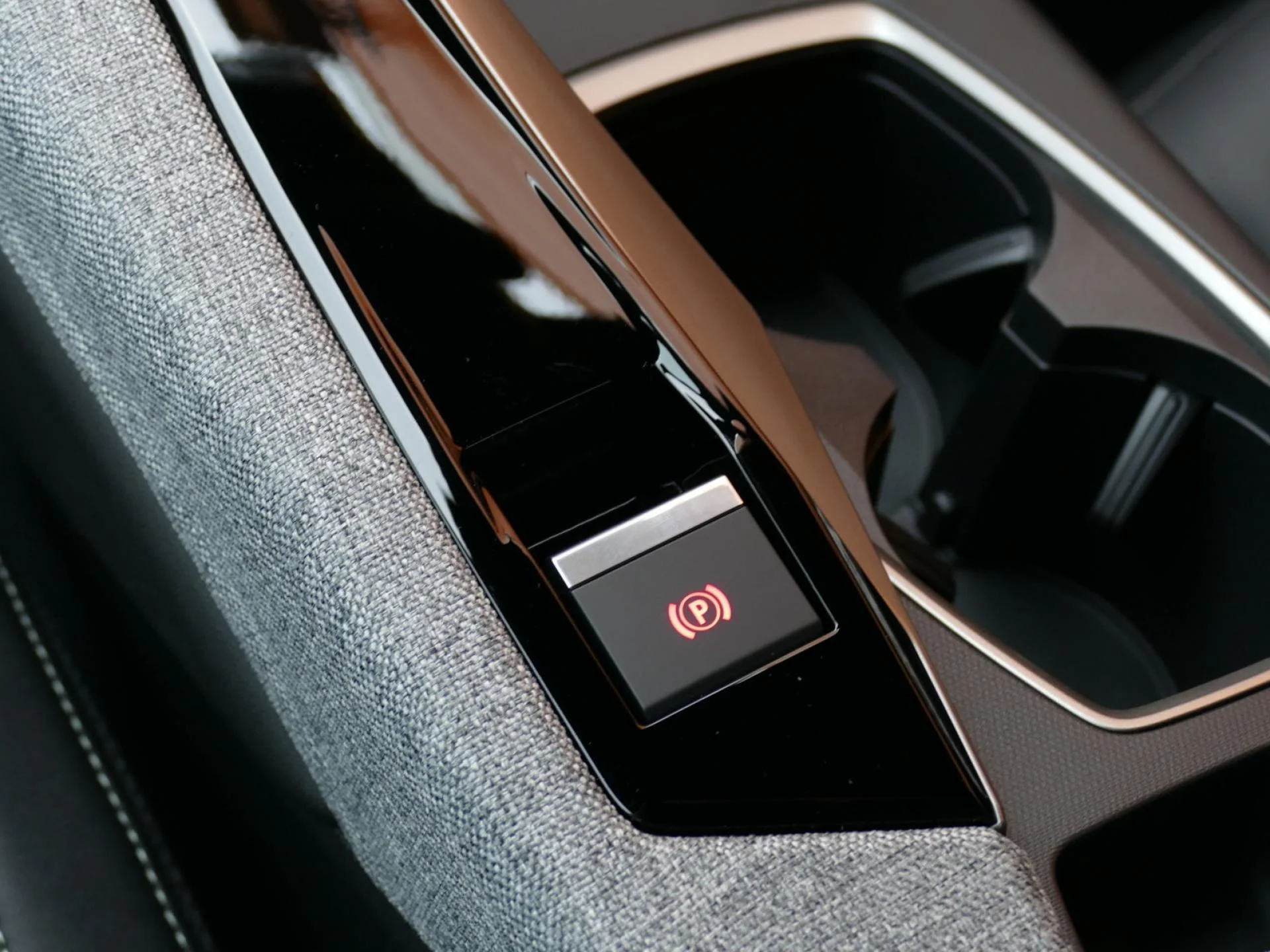 PEUGEOT 5008 - Miniature 25 sur 31 - Cliquer pour voir cette photo