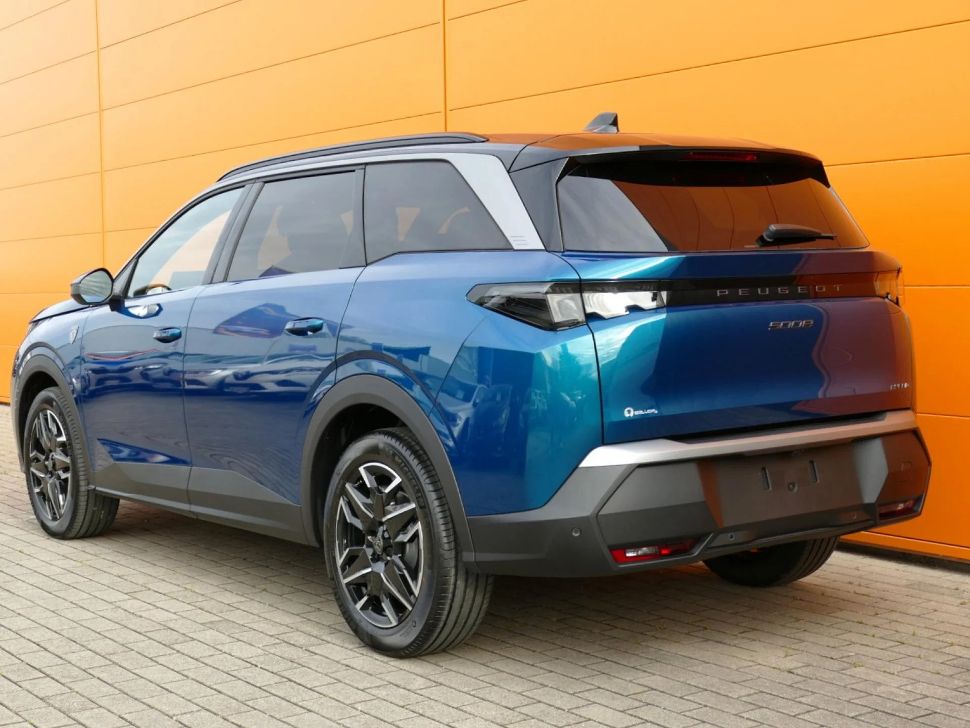 PEUGEOT 5008 - Miniature 4 sur 31 - Cliquer pour voir cette photo