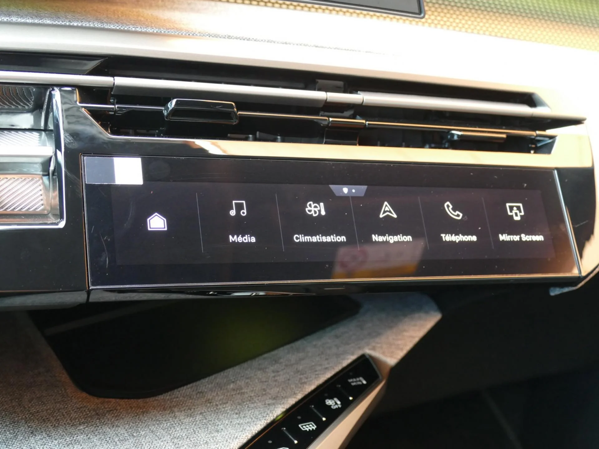 PEUGEOT 5008 - Miniature 16 sur 36 - Cliquer pour voir cette photo