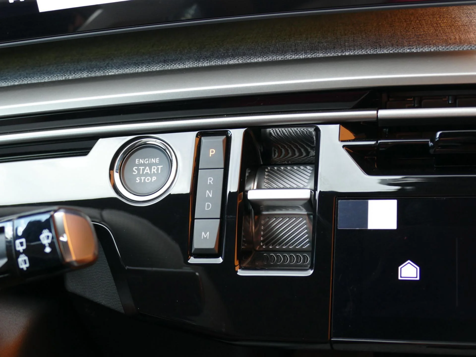PEUGEOT 5008 - Miniature 20 sur 36 - Cliquer pour voir cette photo