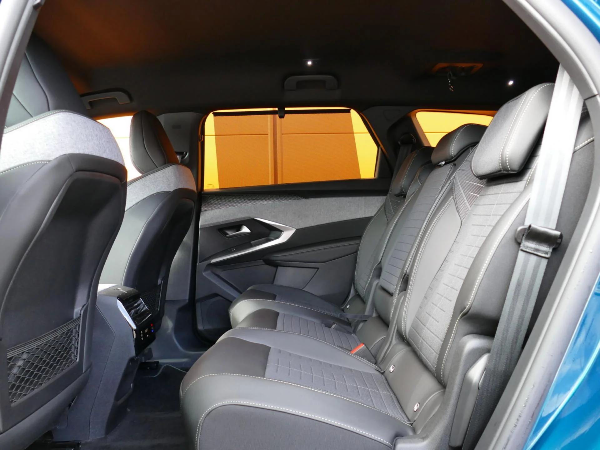 PEUGEOT 5008 - Miniature 7 sur 36 - Cliquer pour voir cette photo