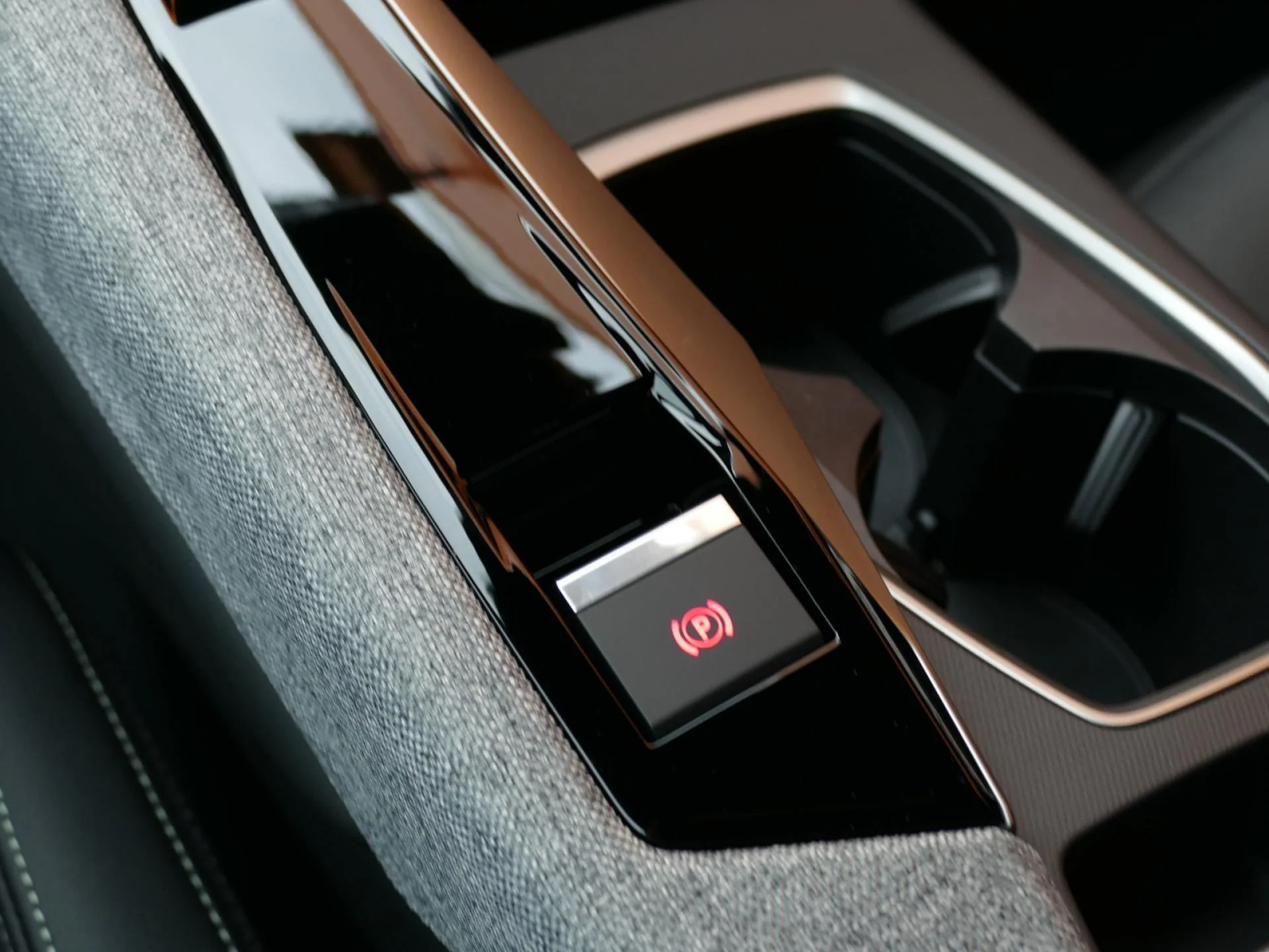 PEUGEOT 5008 - Miniature 26 sur 41 - Cliquer pour voir cette photo