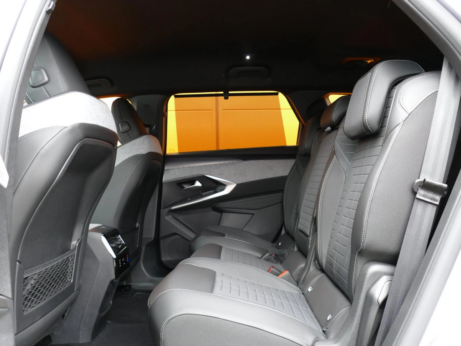 PEUGEOT 5008 - Miniature 7 sur 41 - Cliquer pour voir cette photo