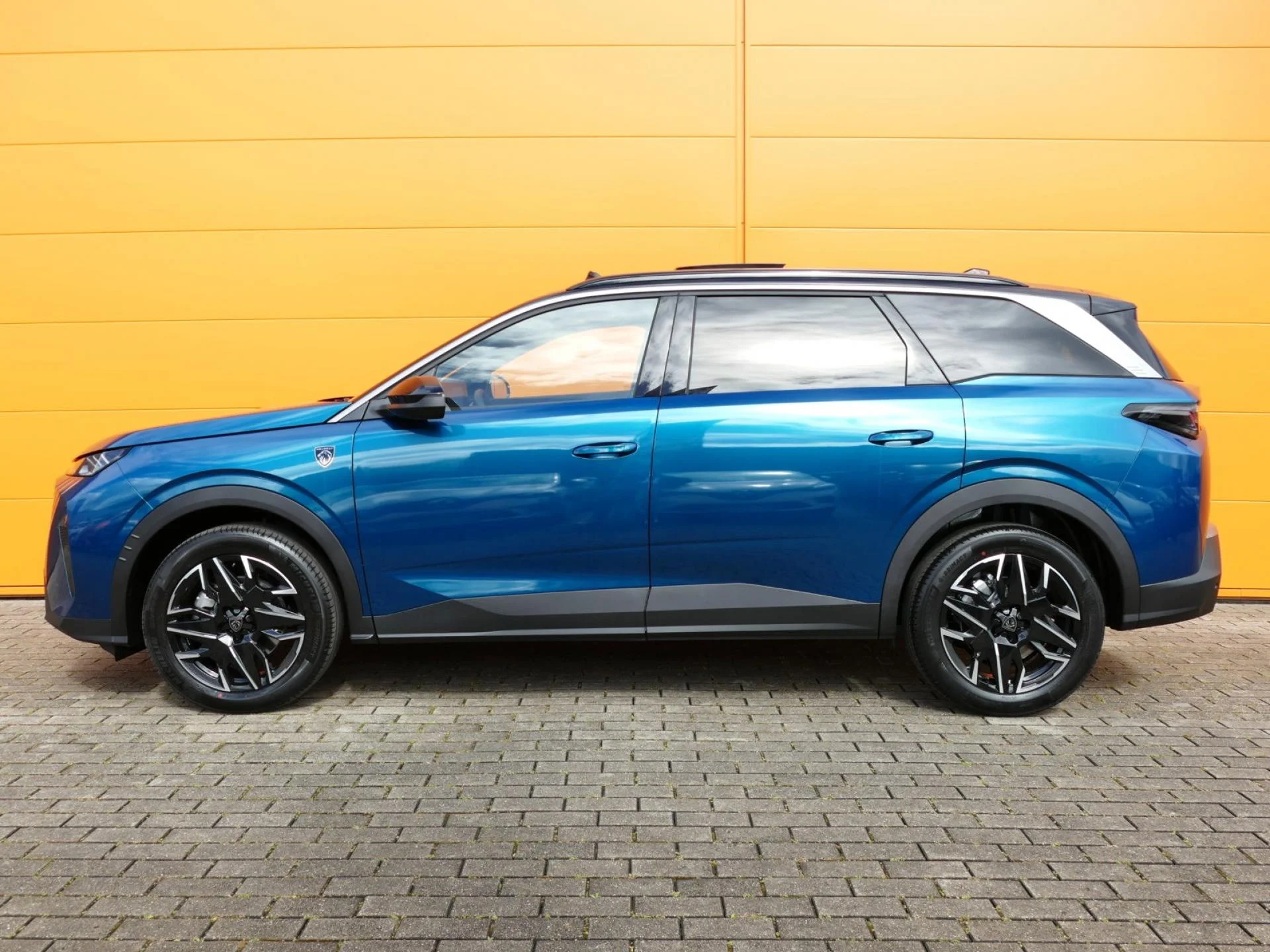PEUGEOT 5008 - Miniature 4 sur 42 - Cliquer pour voir cette photo
