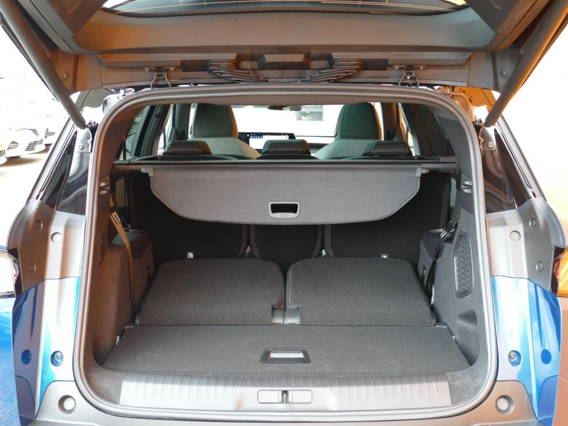 PEUGEOT 5008 - Miniature 10 sur 42 - Cliquer pour voir cette photo