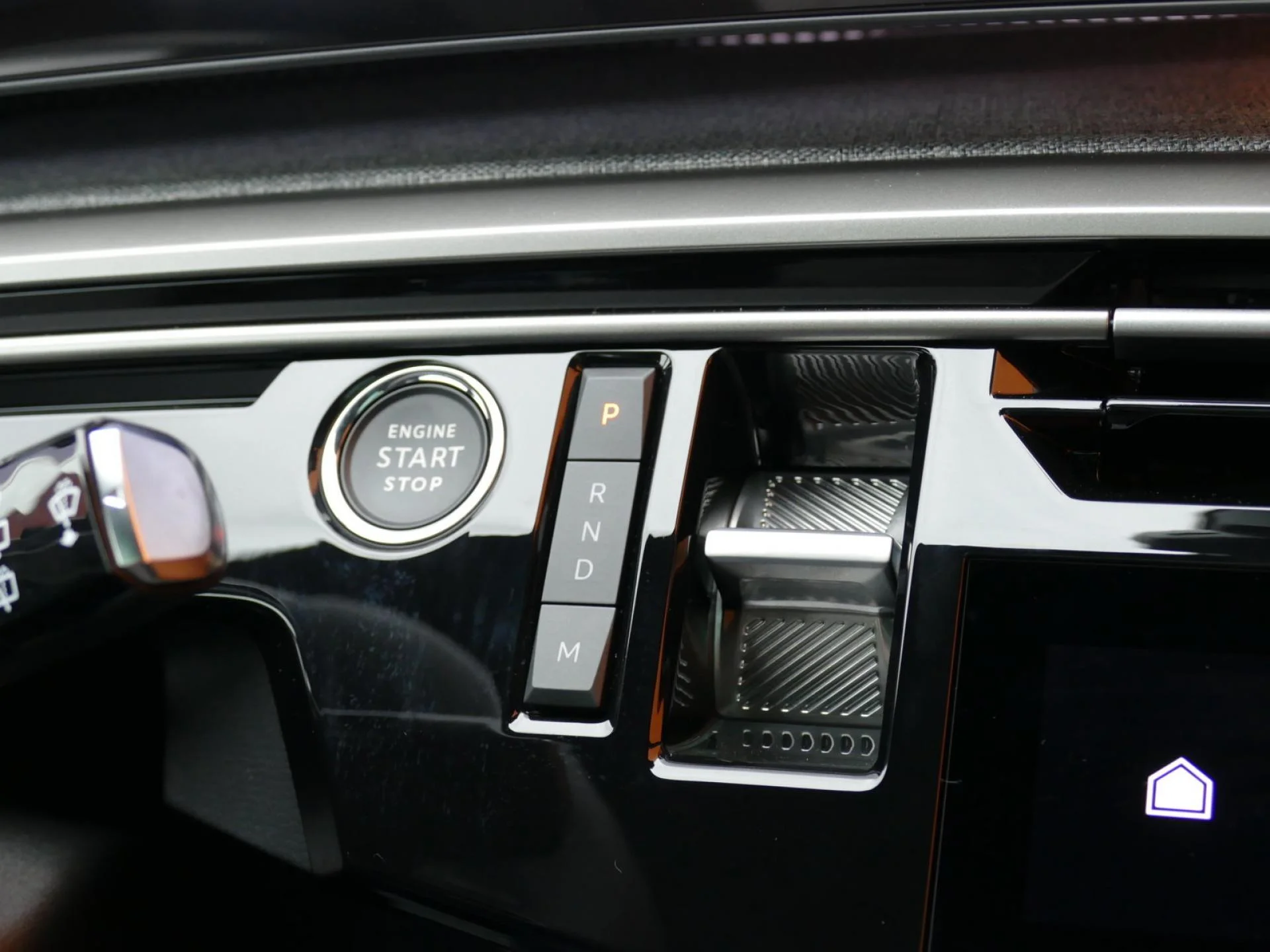 PEUGEOT 5008 - Miniature 21 sur 40 - Cliquer pour voir cette photo