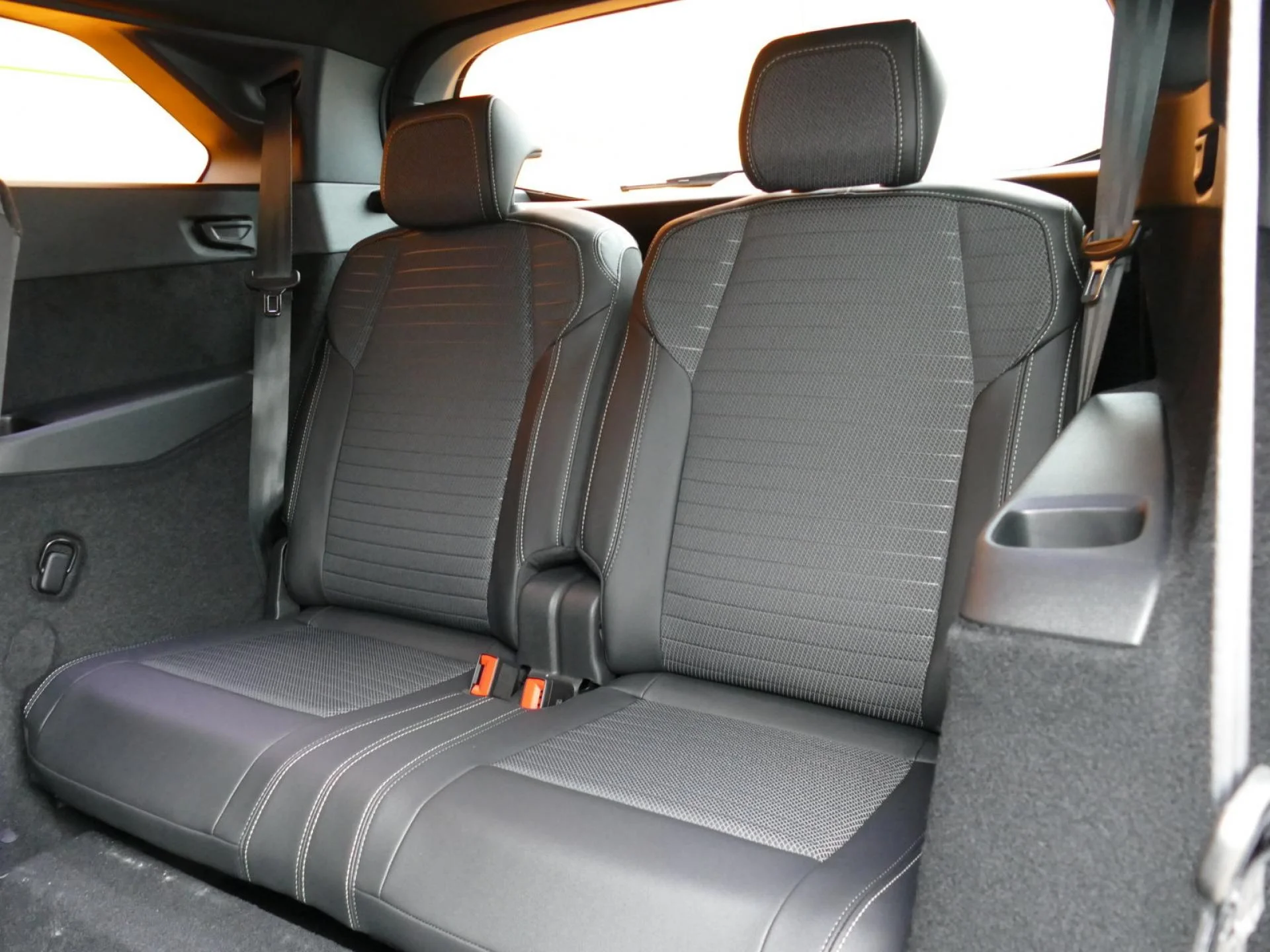 PEUGEOT 5008 - Miniature 6 sur 40 - Cliquer pour voir cette photo