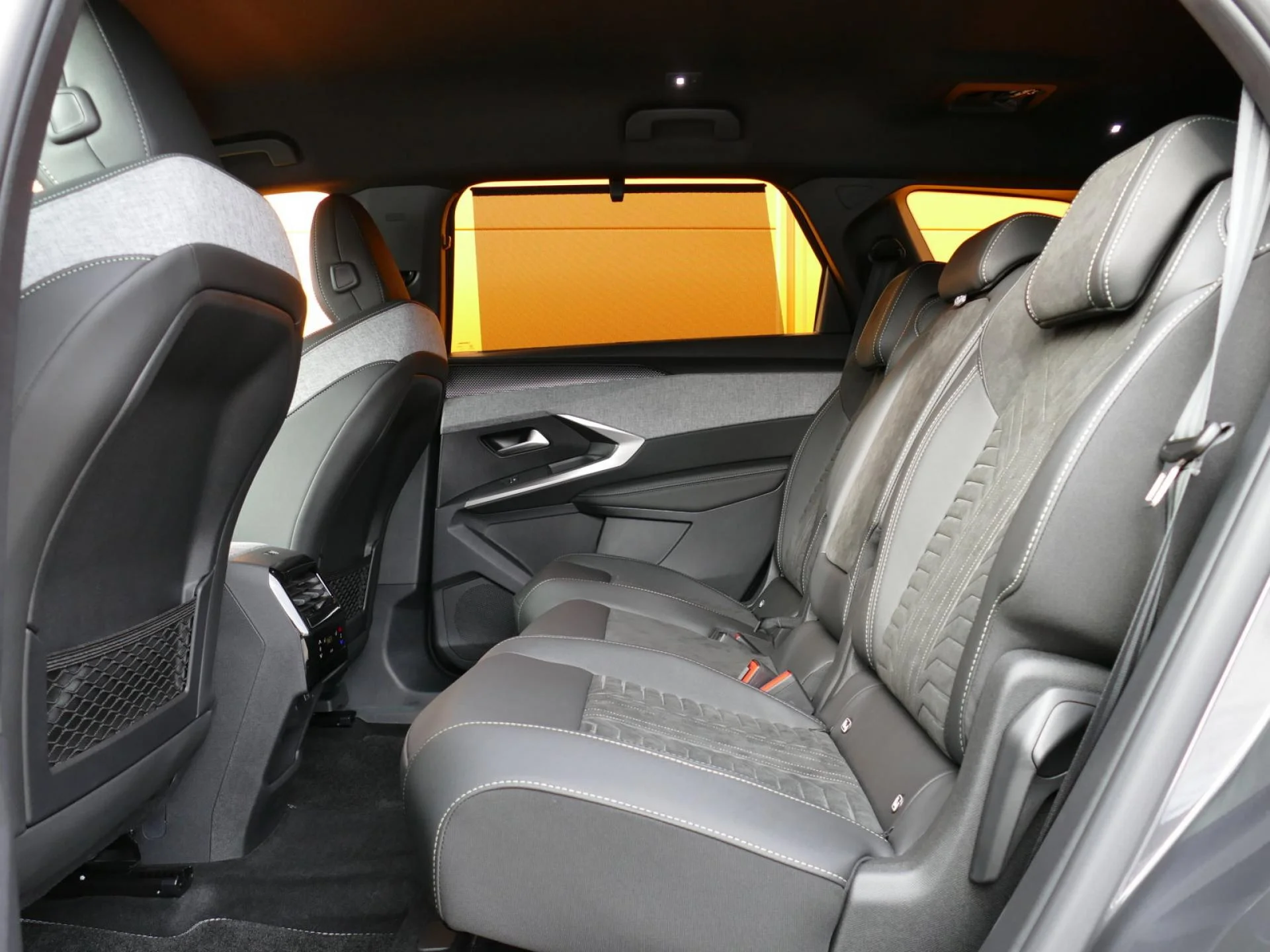 PEUGEOT 5008 - Miniature 7 sur 40 - Cliquer pour voir cette photo