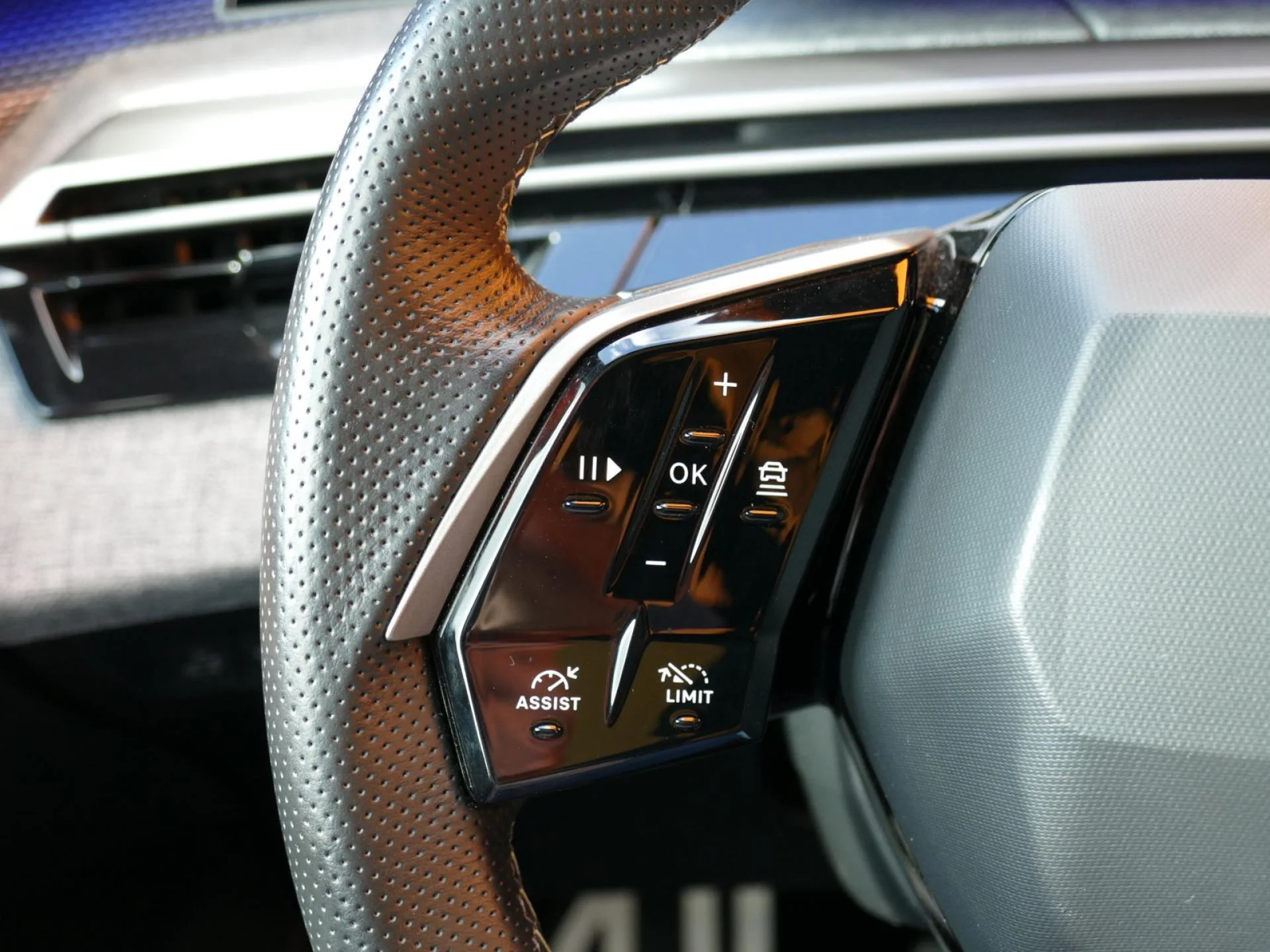 PEUGEOT 5008 - Miniature 18 sur 36 - Cliquer pour voir cette photo
