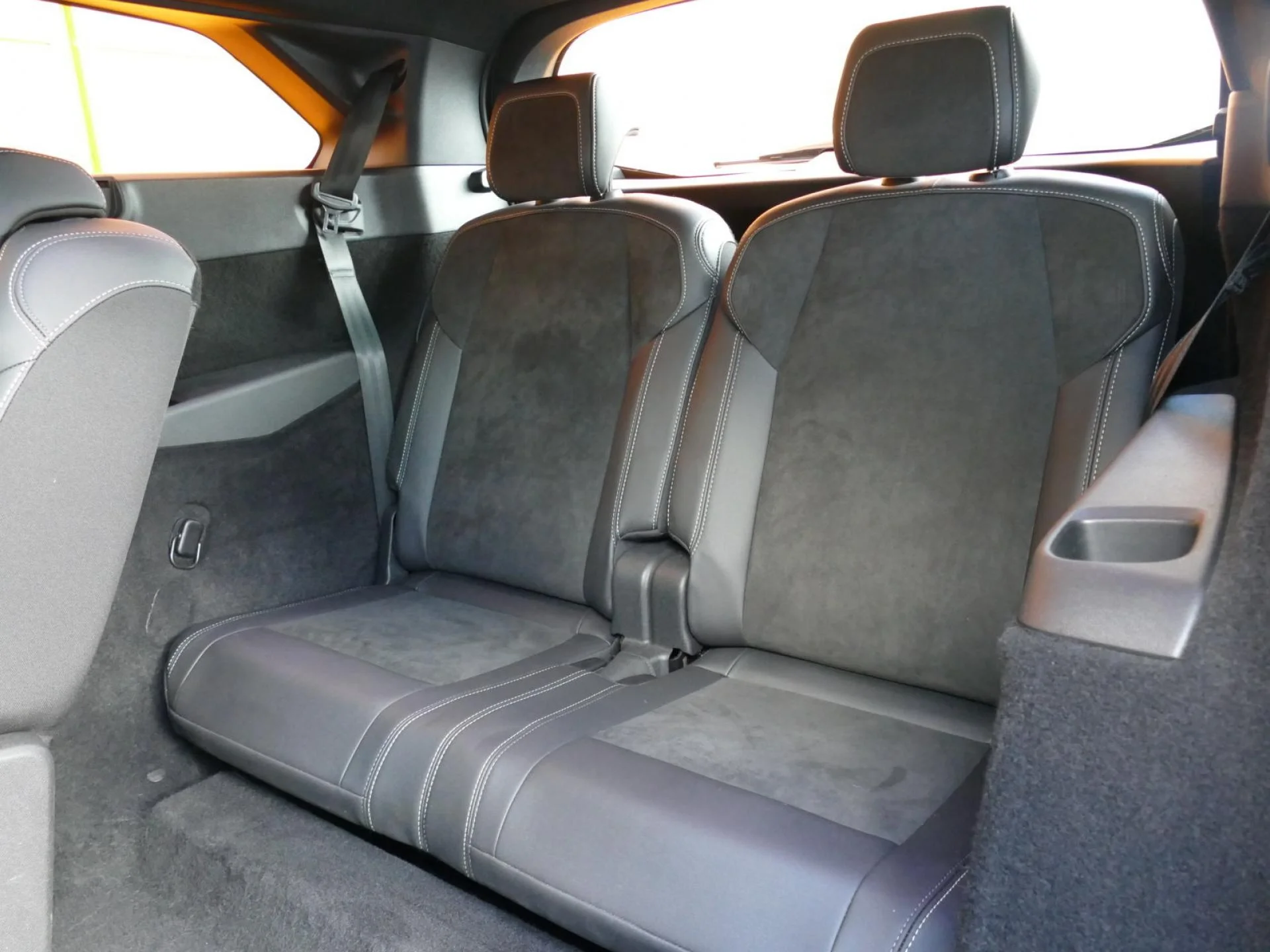 PEUGEOT 5008 - Miniature 6 sur 36 - Cliquer pour voir cette photo