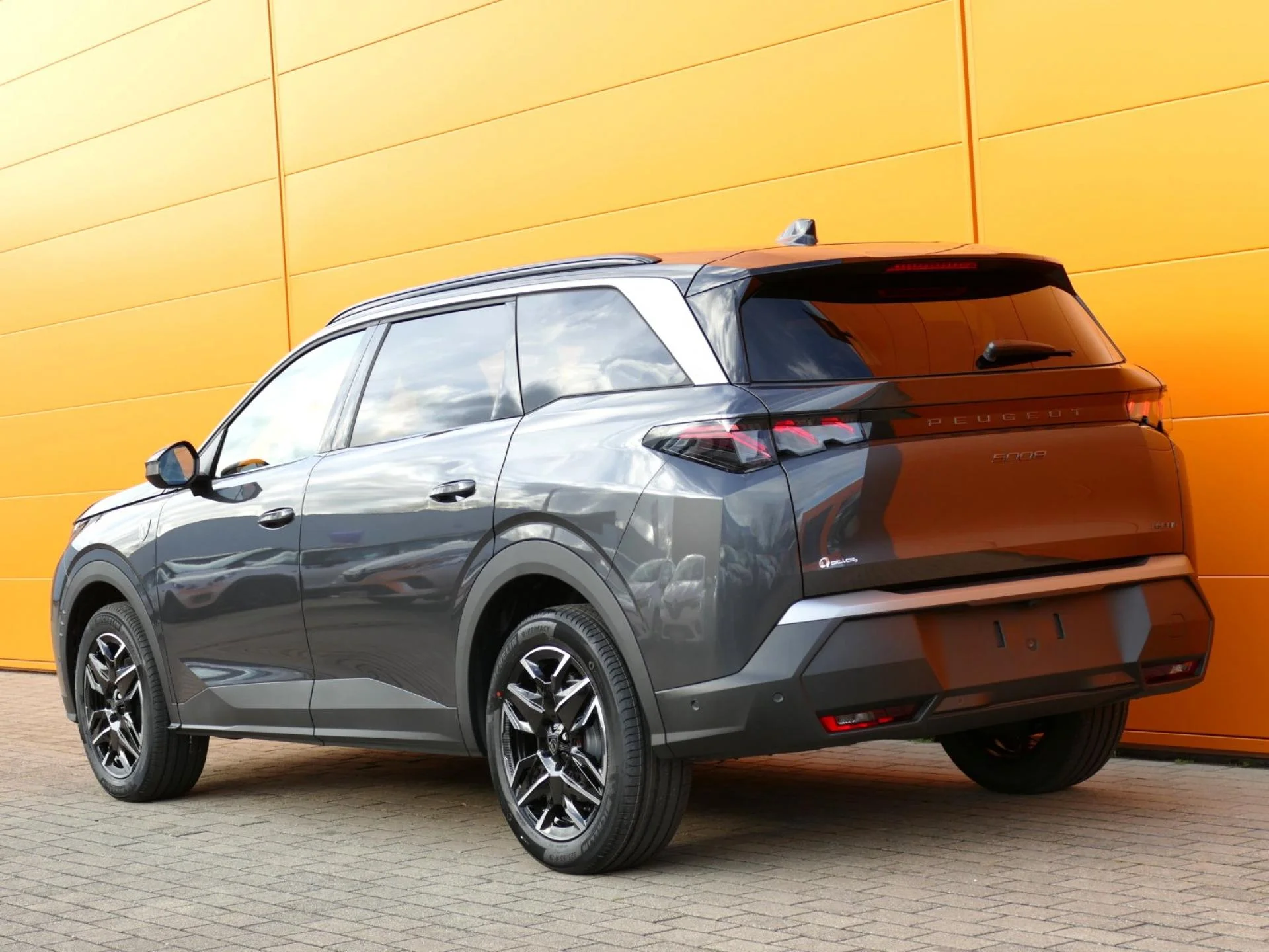 PEUGEOT 5008 - Miniature 4 sur 36 - Cliquer pour voir cette photo