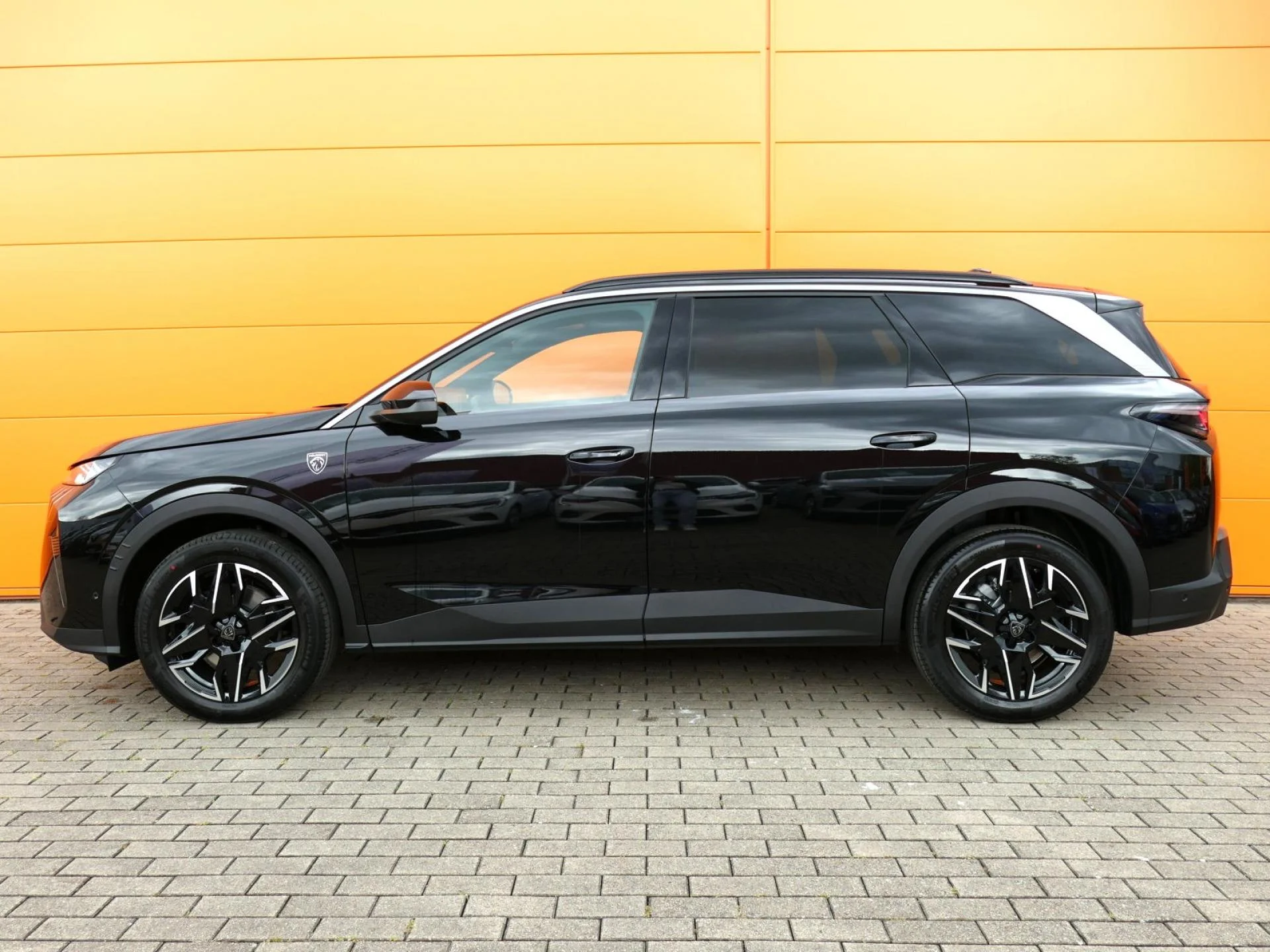 PEUGEOT 5008 - Miniature 4 sur 30 - Cliquer pour voir cette photo