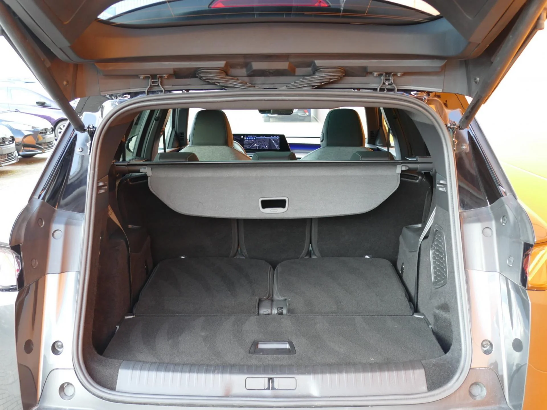 PEUGEOT 5008 - Miniature 9 sur 30 - Cliquer pour voir cette photo
