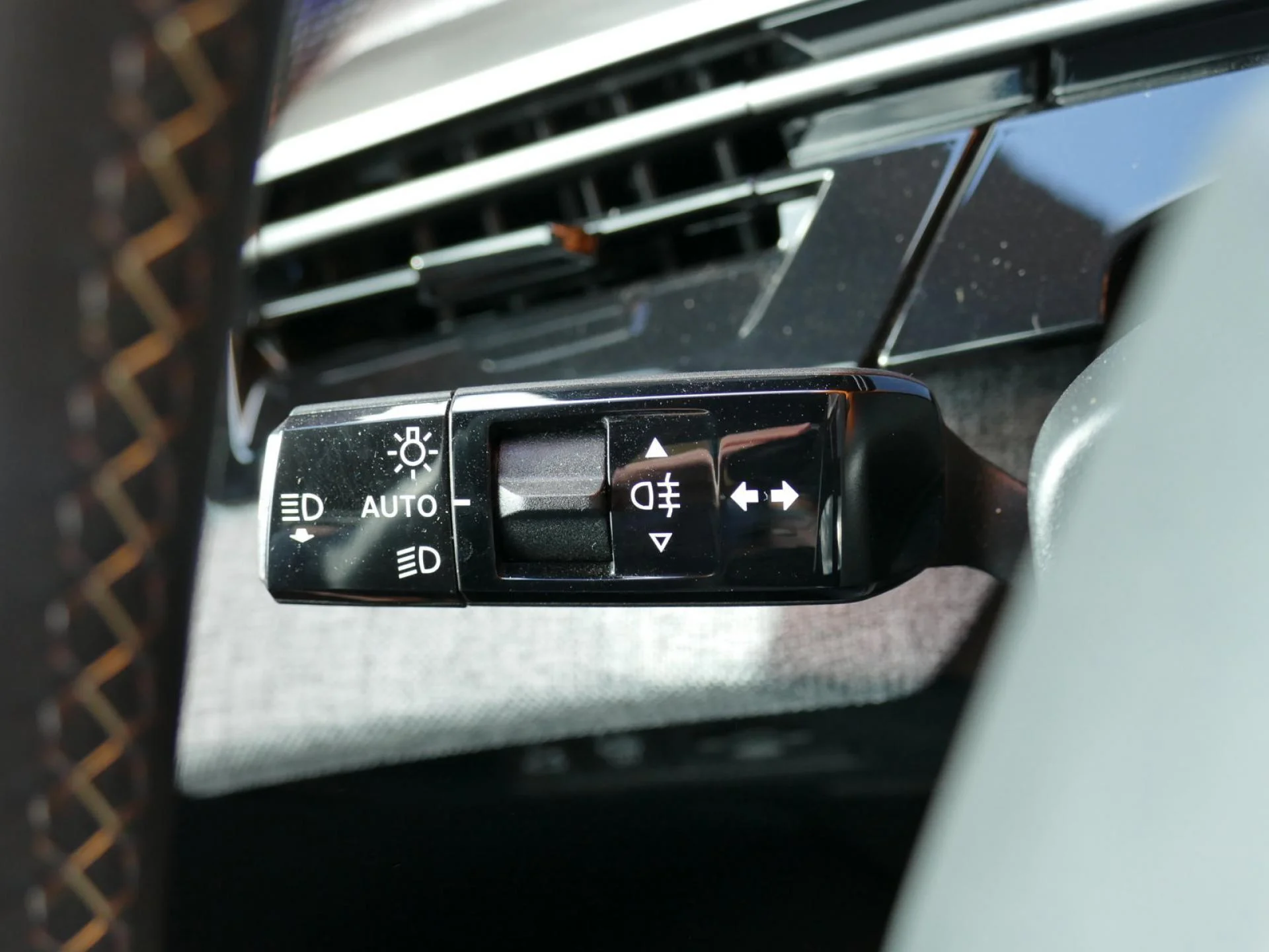 PEUGEOT 5008 - Miniature 29 sur 30 - Cliquer pour voir cette photo