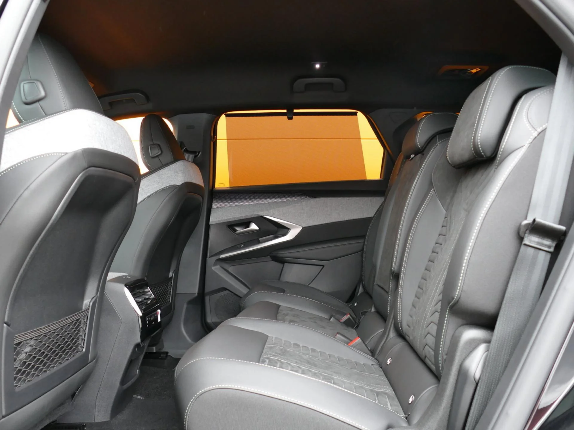 PEUGEOT 5008 - Miniature 8 sur 31 - Cliquer pour voir cette photo