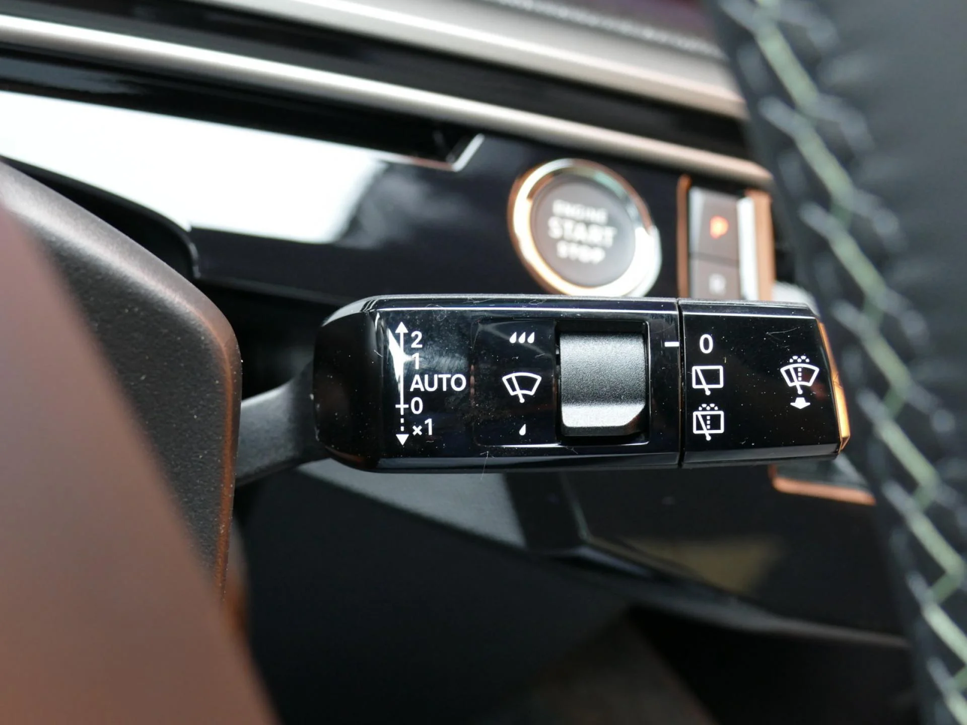 PEUGEOT 5008 - Miniature 33 sur 40 - Cliquer pour voir cette photo