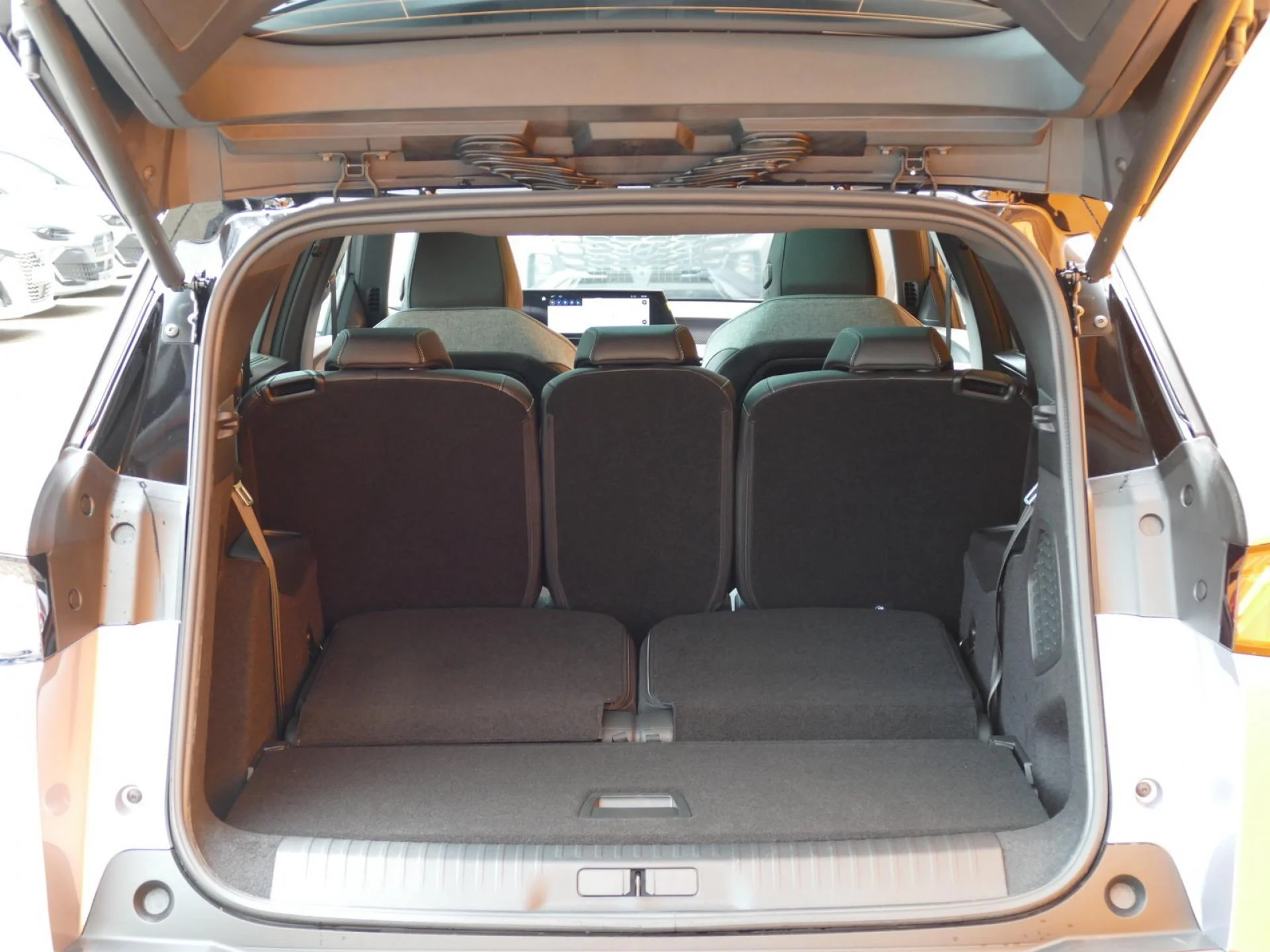 PEUGEOT 5008 - Miniature 10 sur 40 - Cliquer pour voir cette photo