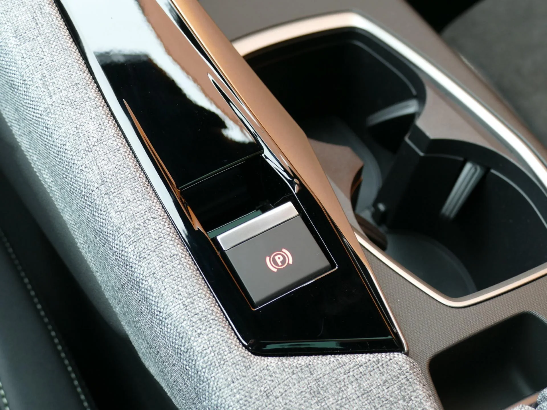 PEUGEOT 5008 - Miniature 29 sur 40 - Cliquer pour voir cette photo