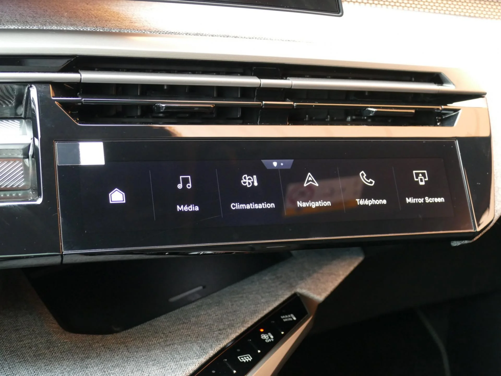 PEUGEOT 5008 - Miniature 19 sur 40 - Cliquer pour voir cette photo