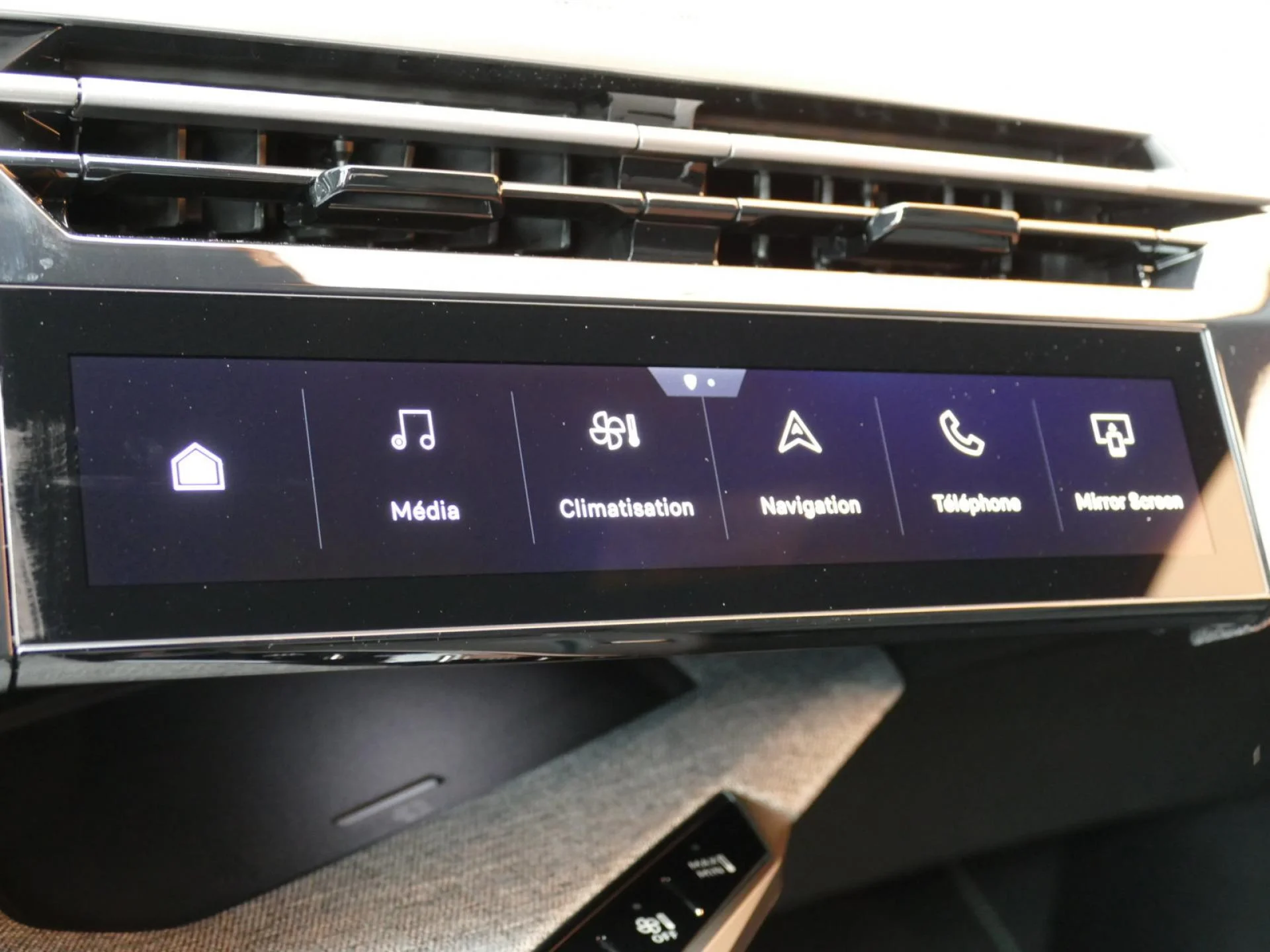 PEUGEOT 5008 - Miniature 22 sur 43 - Cliquer pour voir cette photo