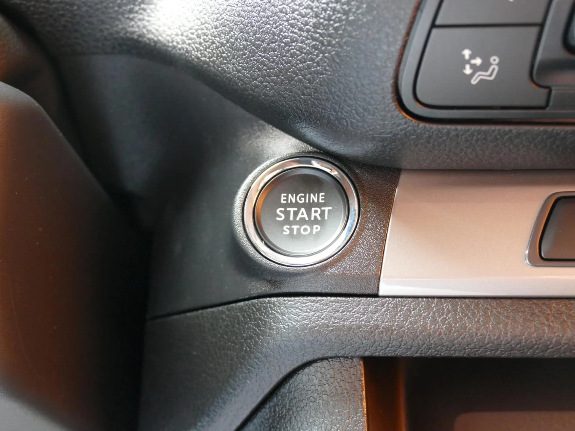 PEUGEOT EXPERT - Miniature 22 sur 33 - Cliquer pour voir cette photo