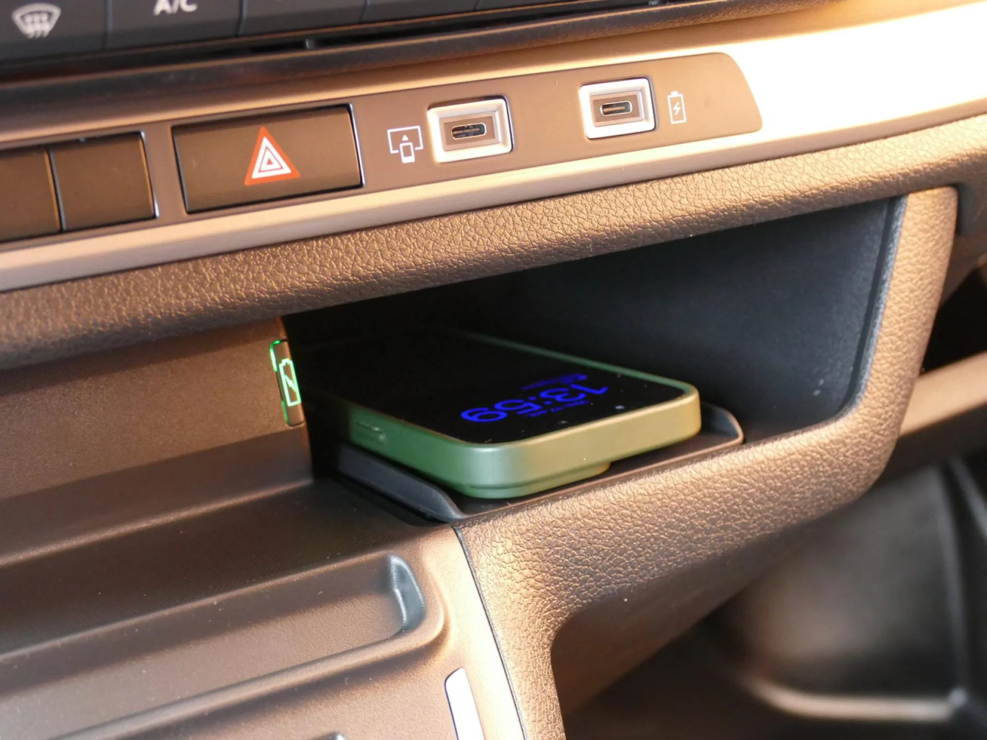 PEUGEOT EXPERT - Miniature 21 sur 33 - Cliquer pour voir cette photo