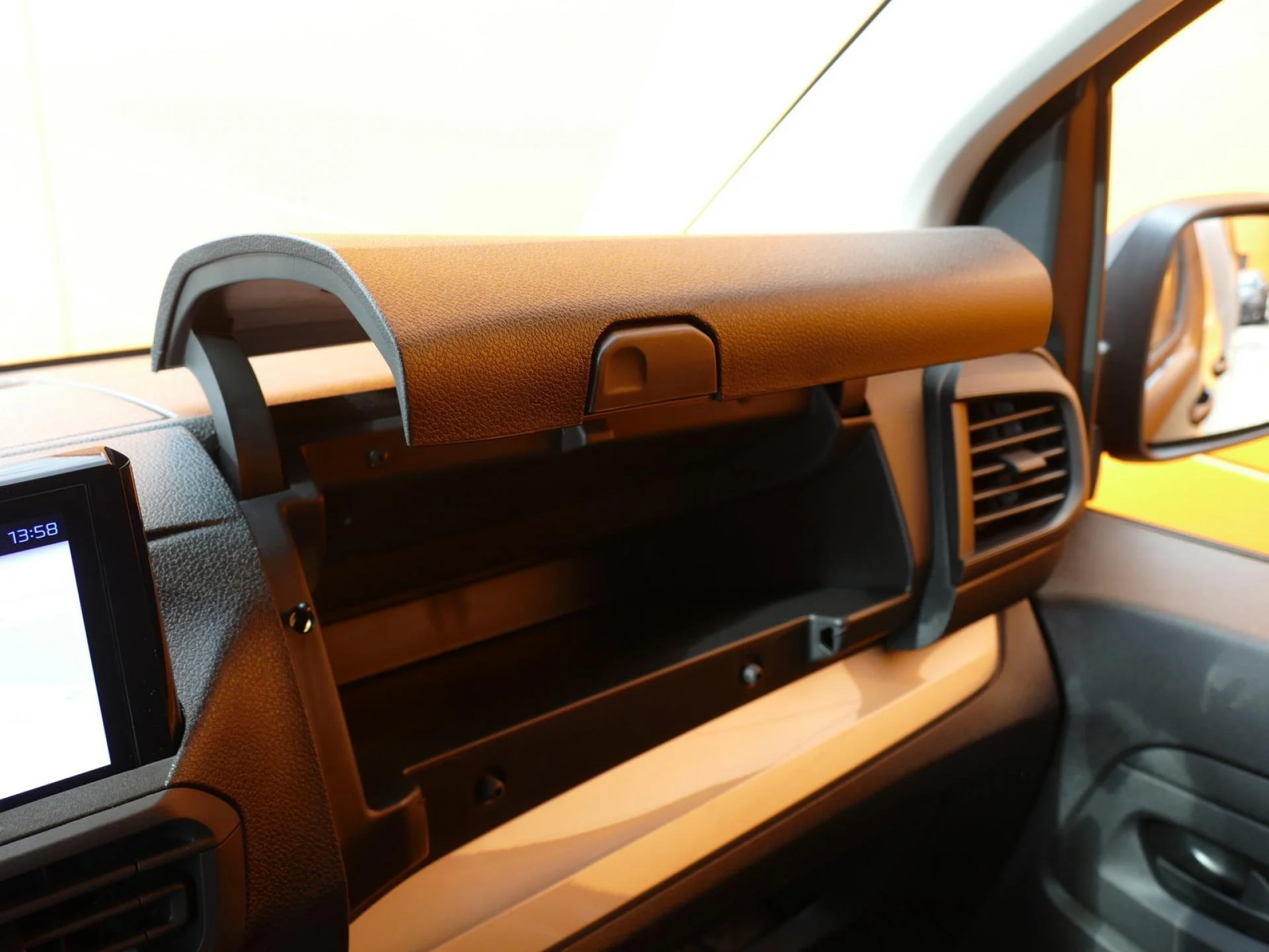 PEUGEOT EXPERT - Miniature 24 sur 33 - Cliquer pour voir cette photo