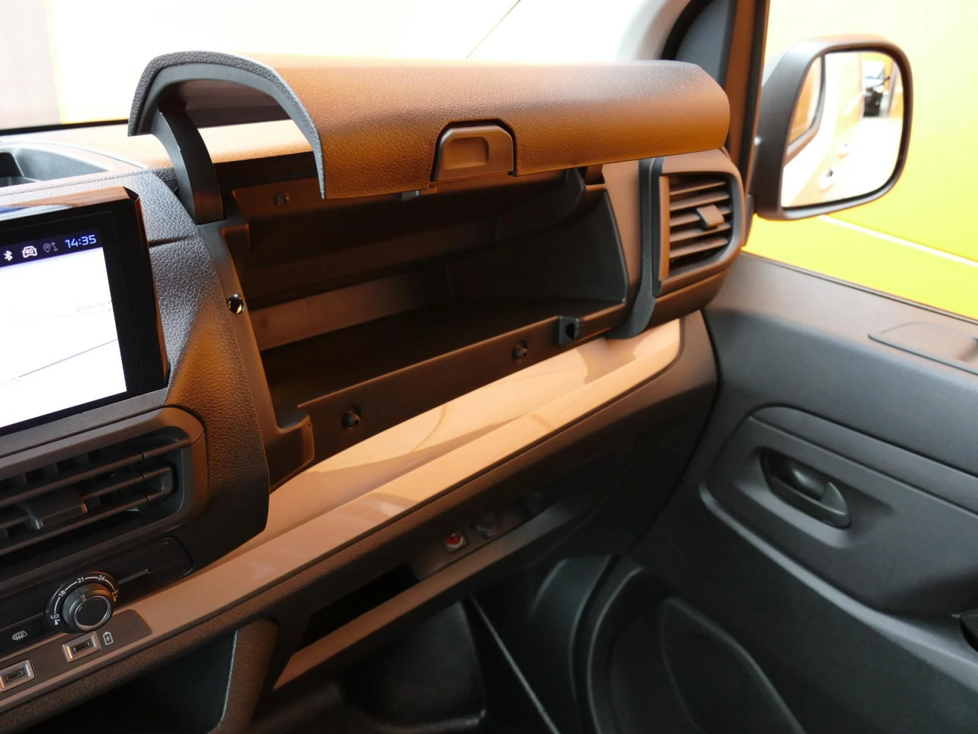 PEUGEOT EXPERT - Miniature 22 sur 32 - Cliquer pour voir cette photo